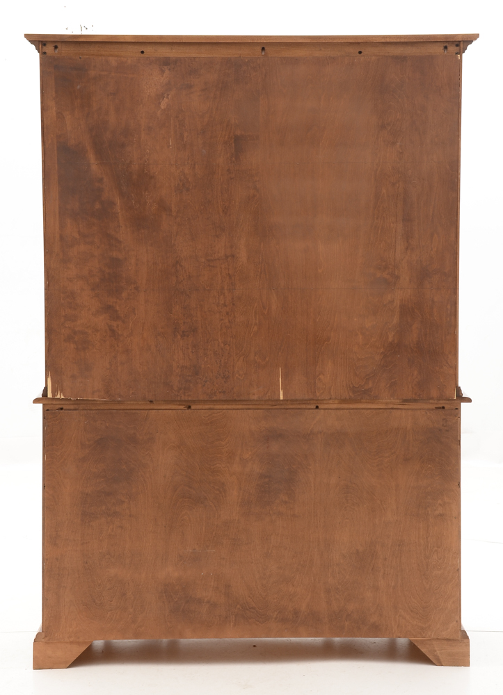 Traditional Style Sideboard with Hutch