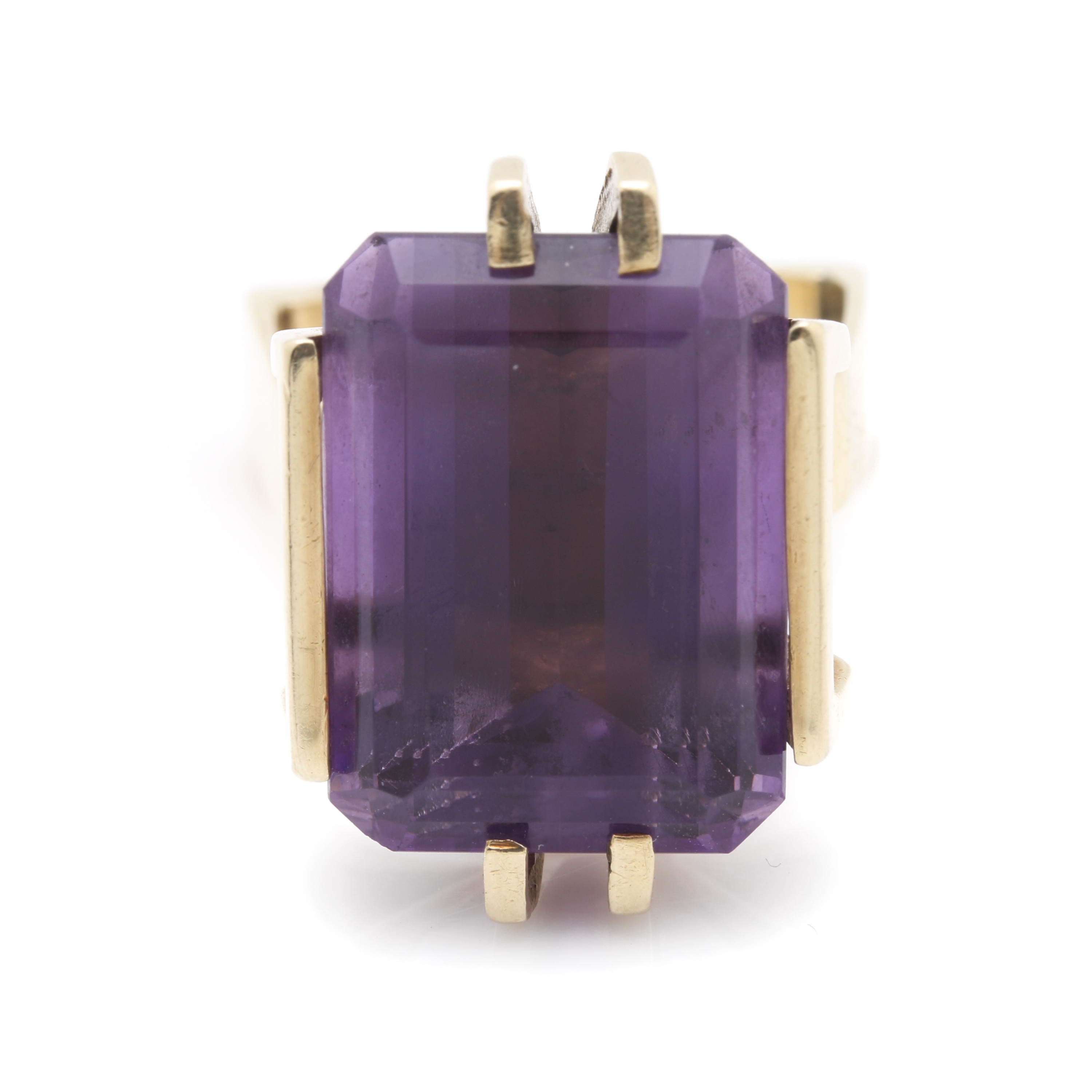 14K Yellow Gold Vintage Modern Amethyst Ring