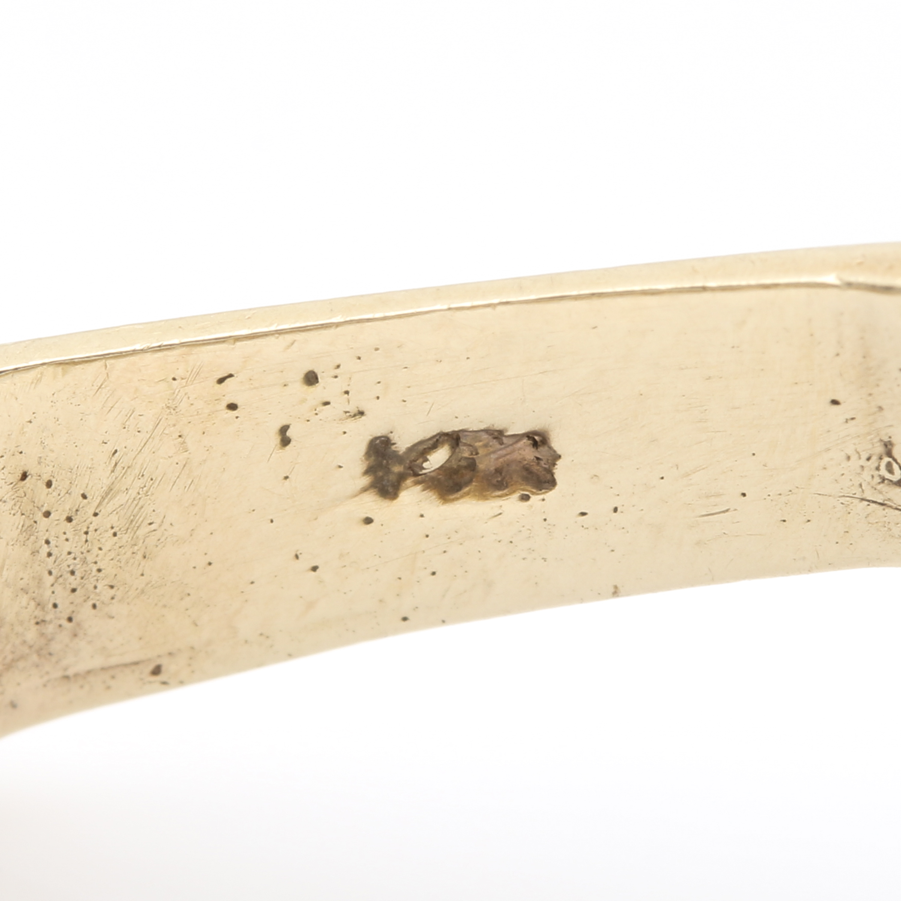 14K Yellow Gold Vintage Modern Amethyst Ring