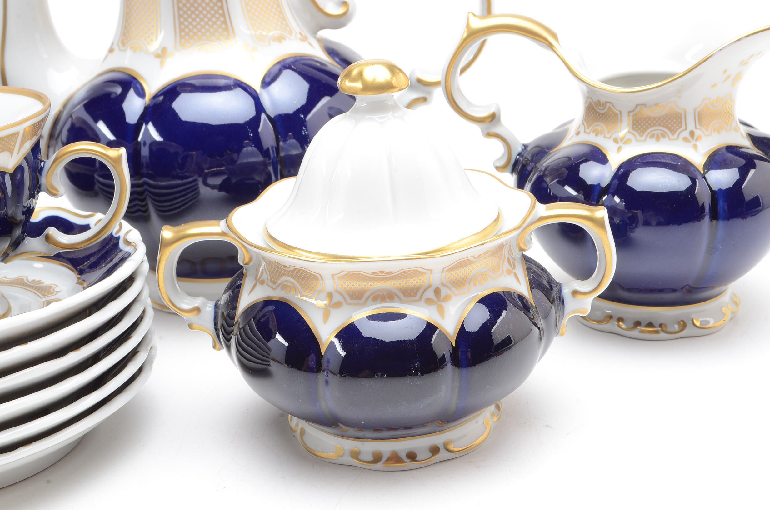 Lichte China Tea Set