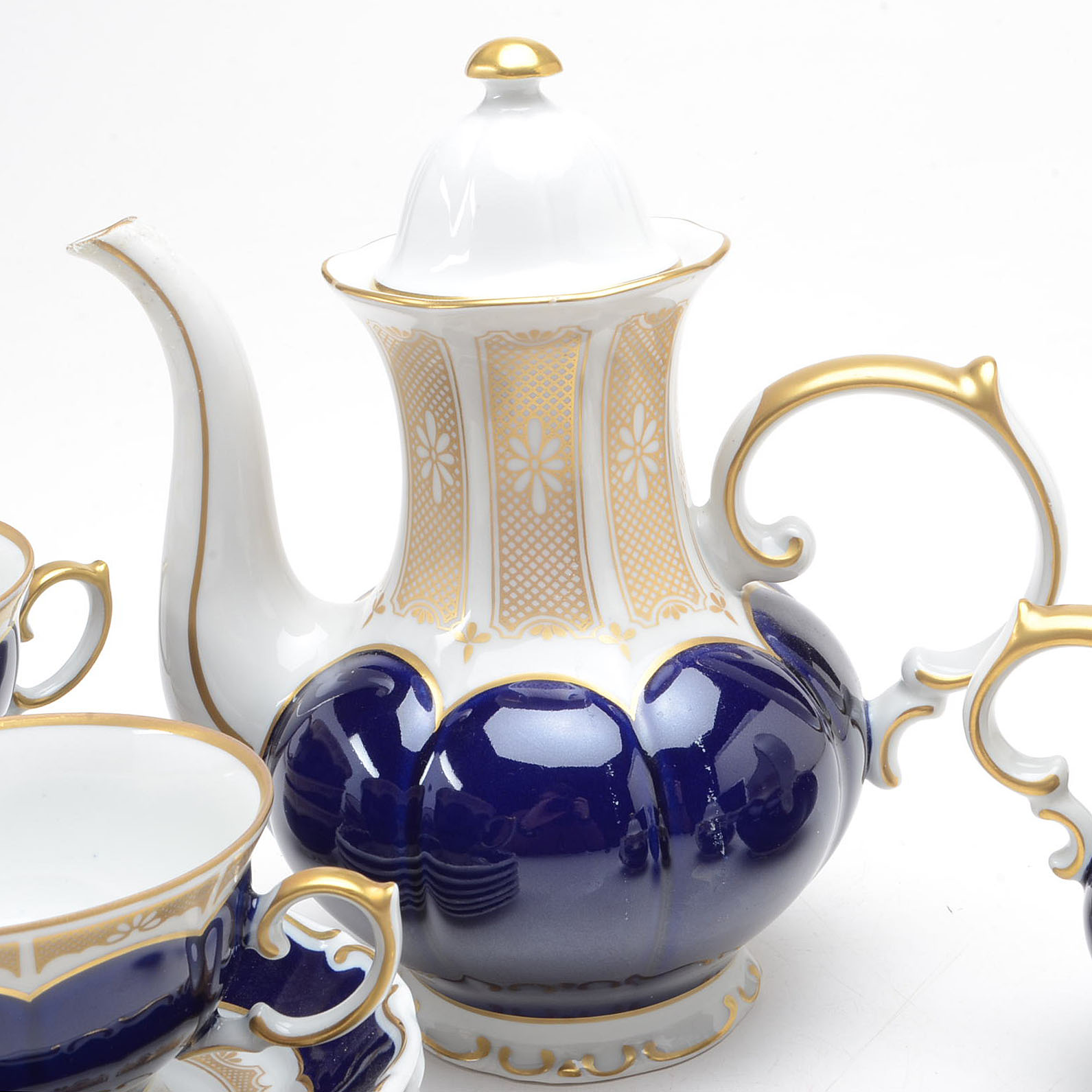 Lichte China Tea Set