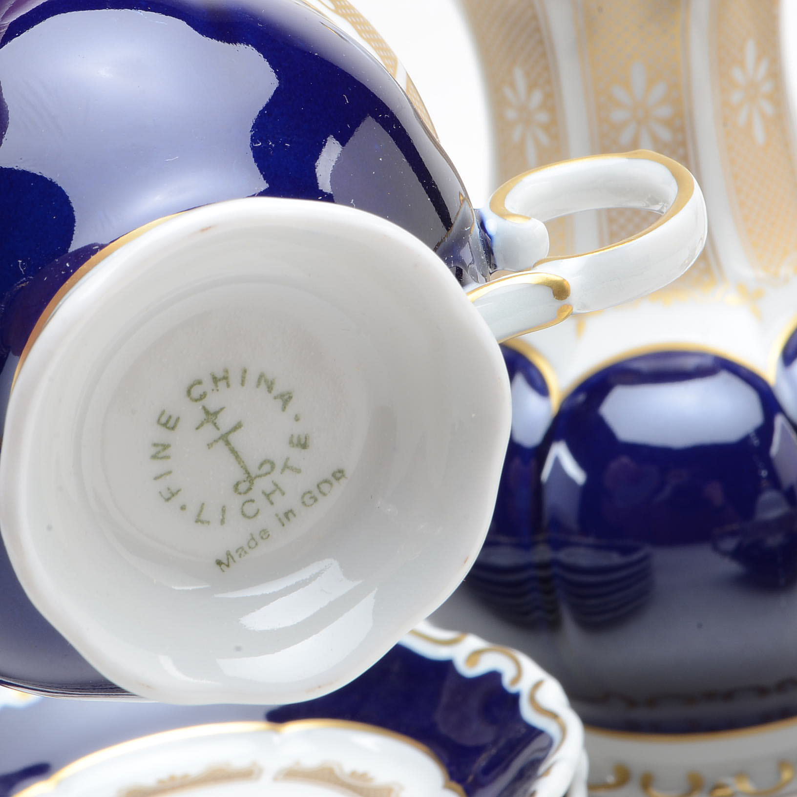 Lichte China Tea Set