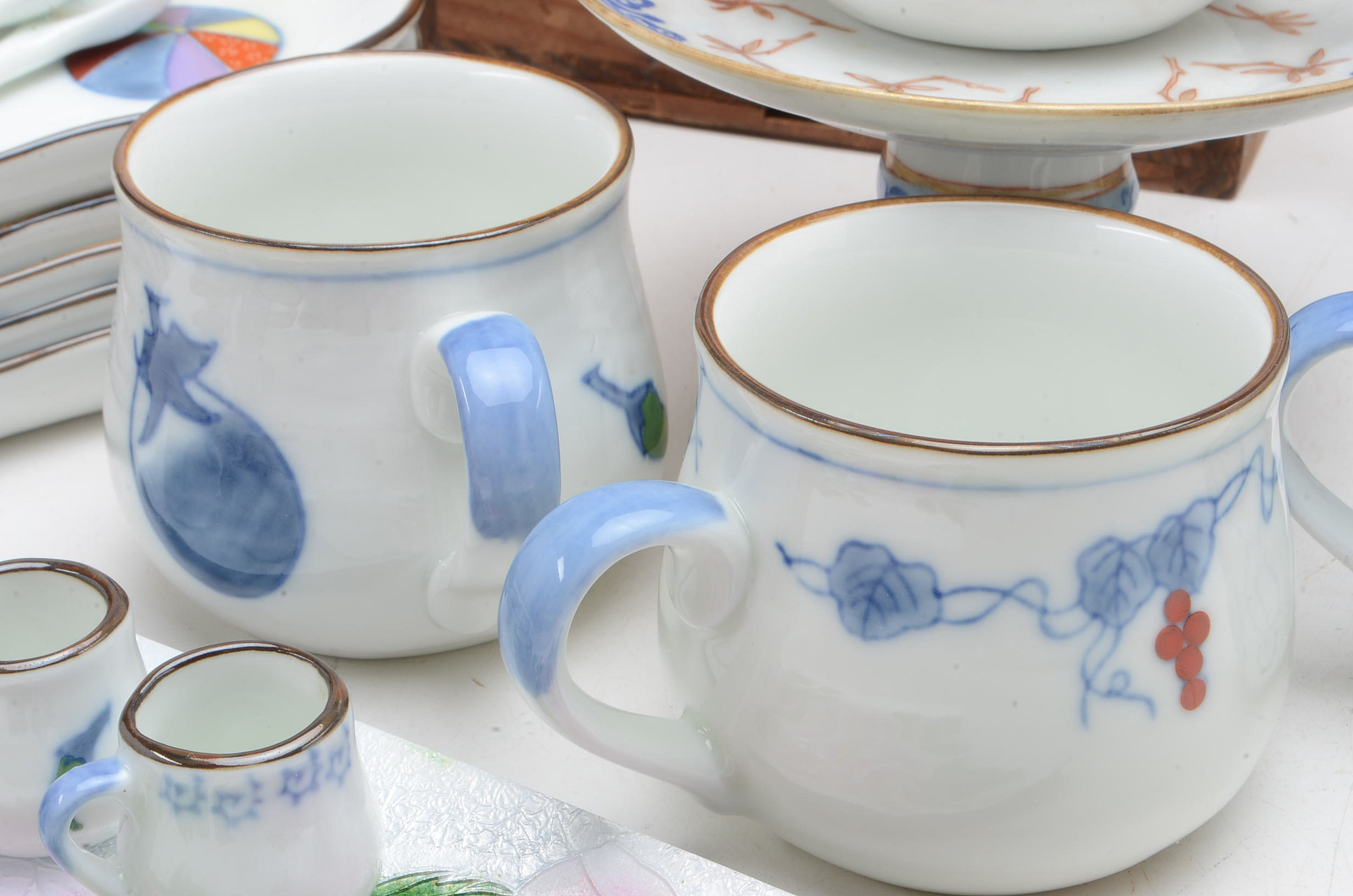 Assorted Japanese Decorative Items