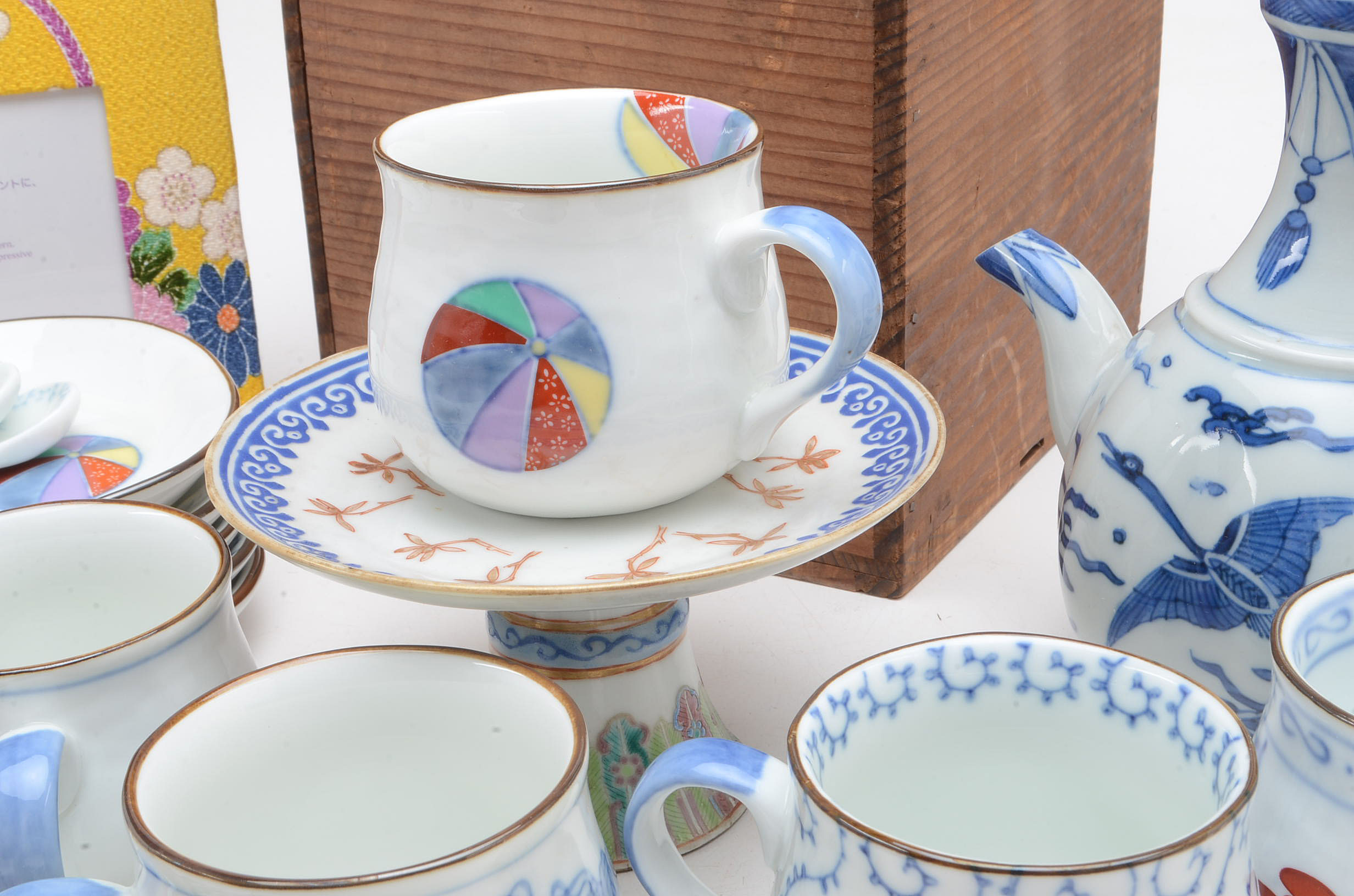 Assorted Japanese Decorative Items