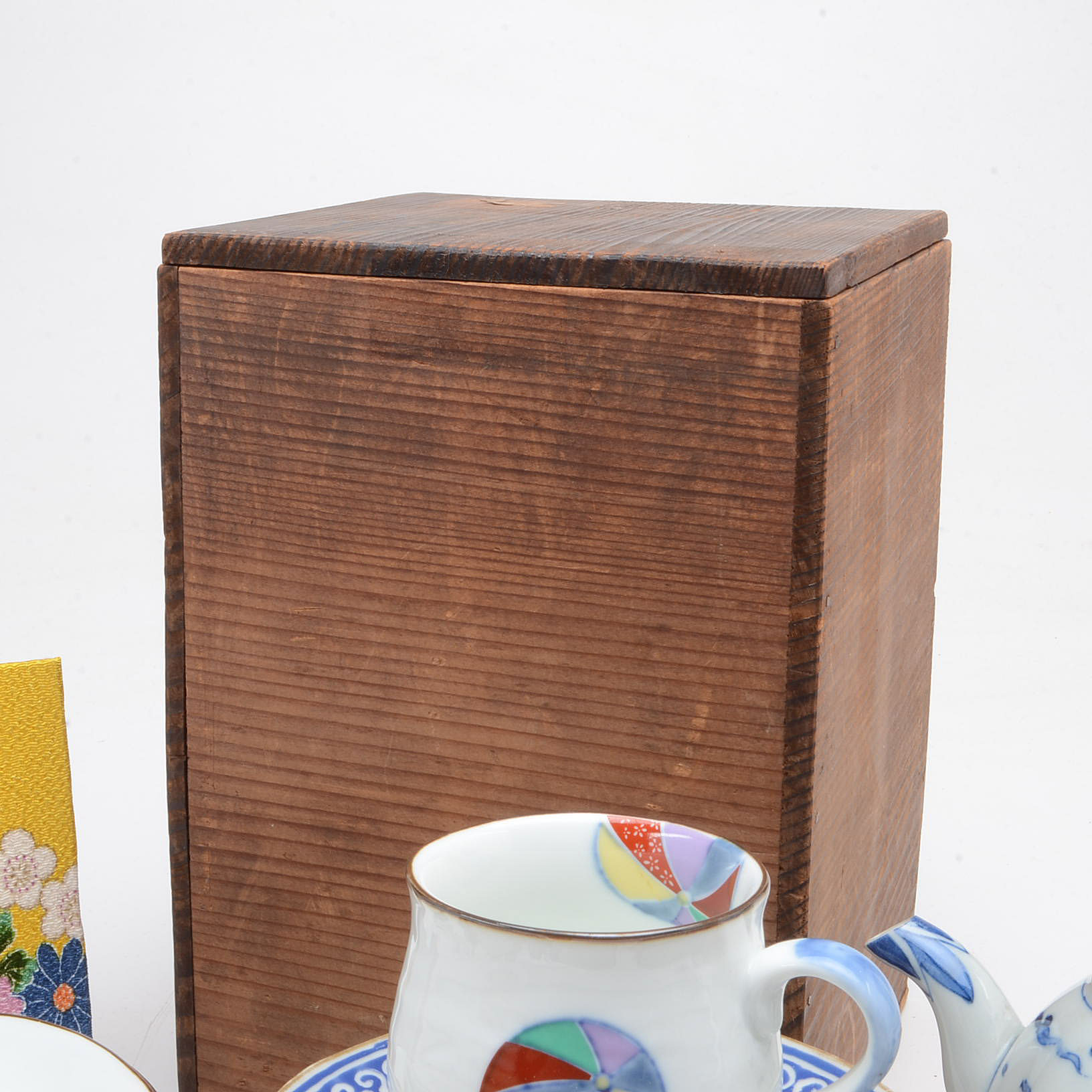 Assorted Japanese Decorative Items