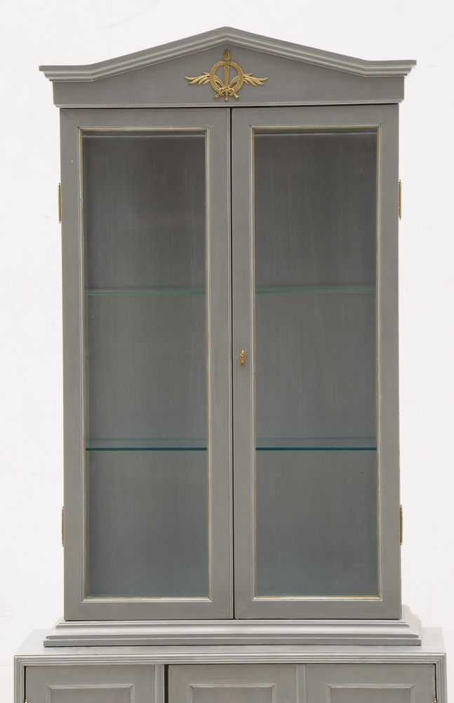 Neoclassical Style Vitrine