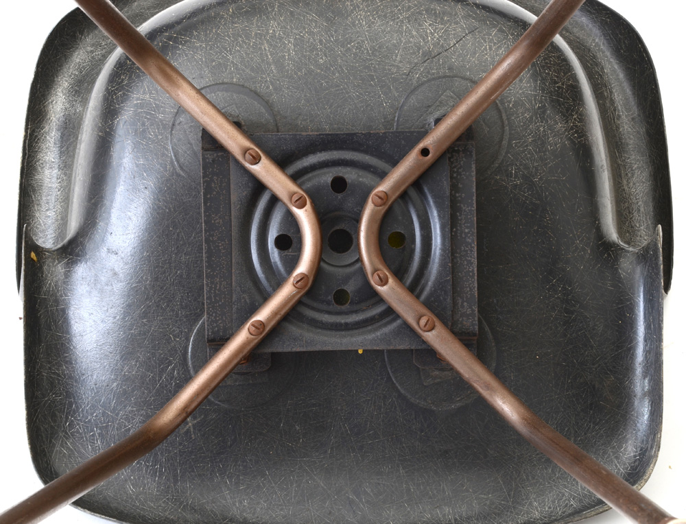 Mid Century Modern Fiberglass Shell Chair