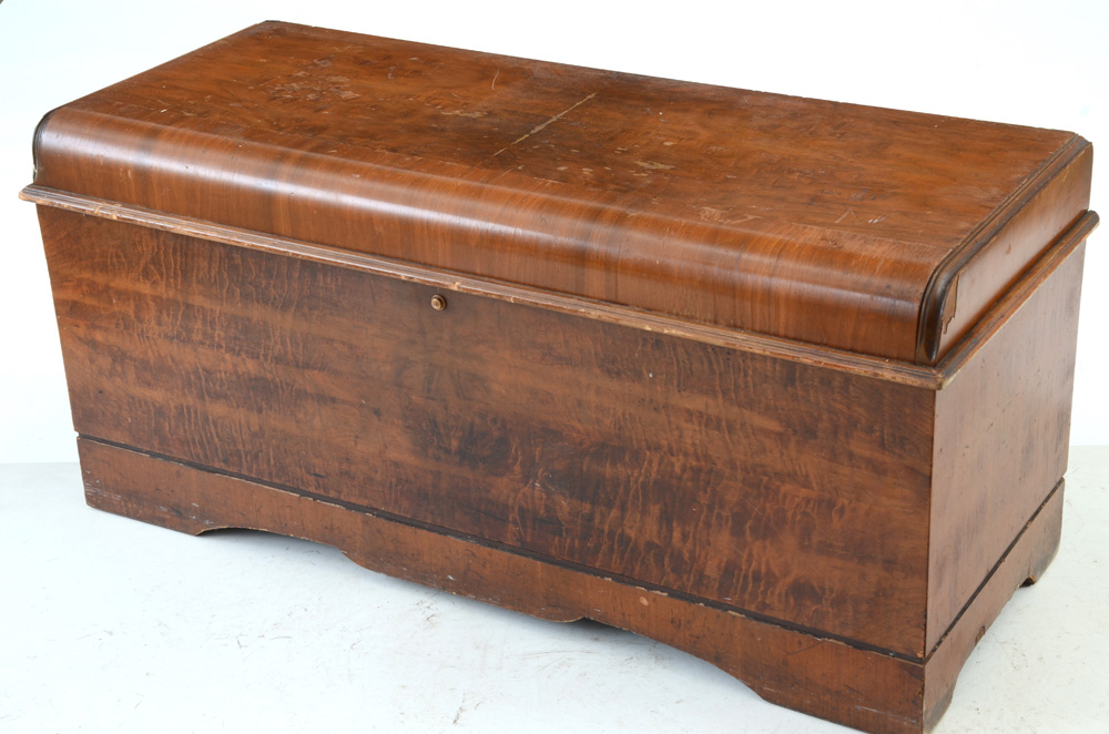 Vintage Lane Cedar Aroma-Tight Chest
