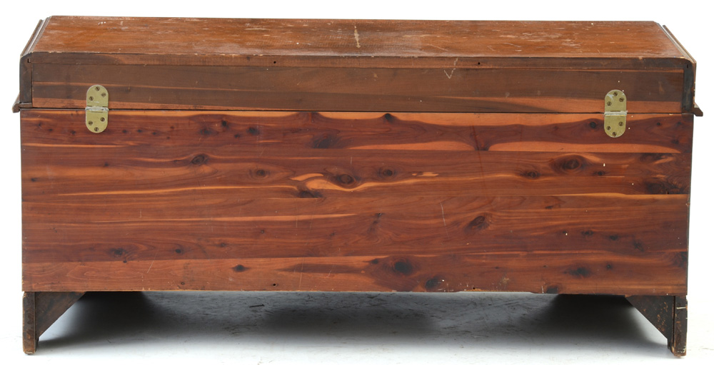 Vintage Lane Cedar Aroma-Tight Chest