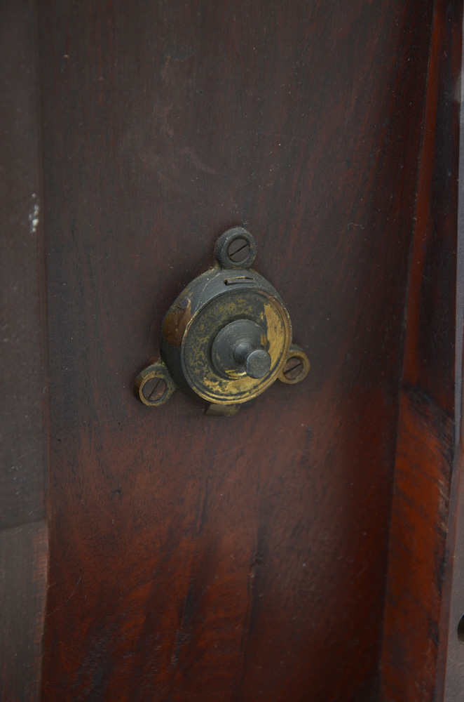 Tilt-Top Pedestal Table
