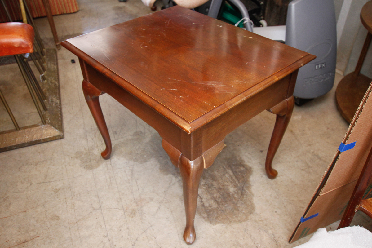Vintage Queen Anne Style Cherry End Table by Broyhill