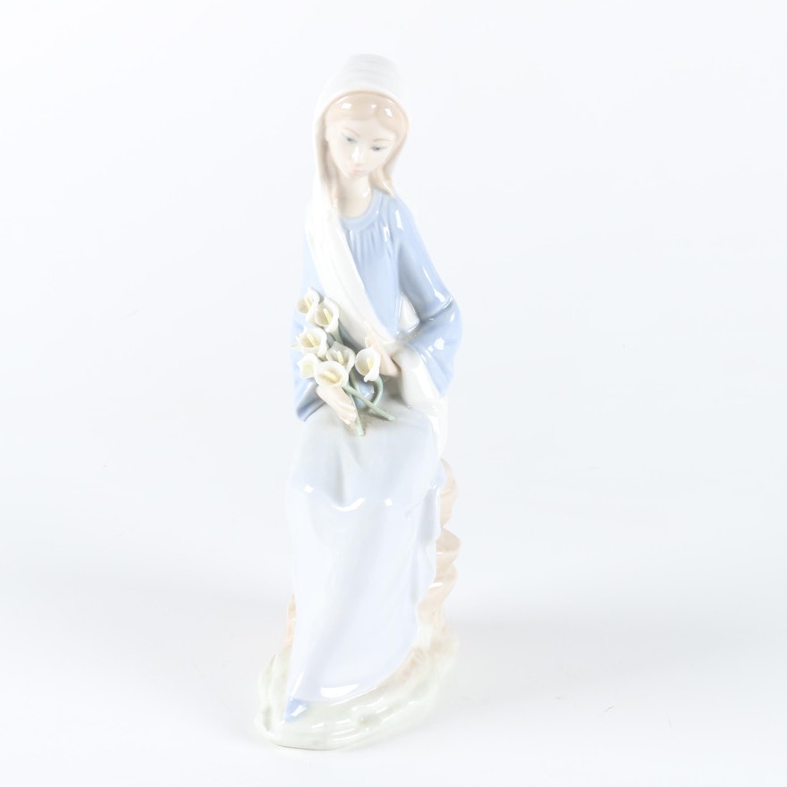 Lladro "Girl Sitting with Calla Lilies" Figurine