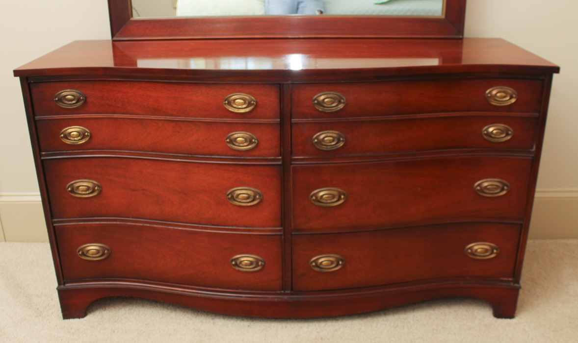 Vintage Hepplewhite Style Mahogany Bow Front Dresser with Mirror by Bassett