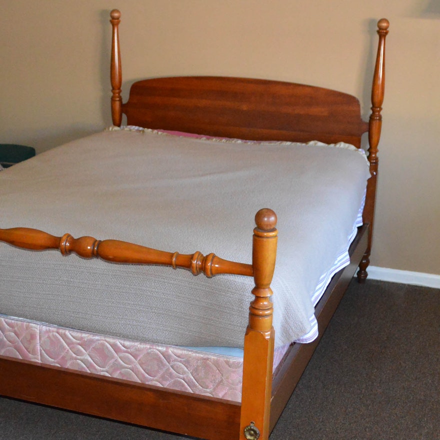 Vintage Colonial Style Maple Bed Frame in Full-Size