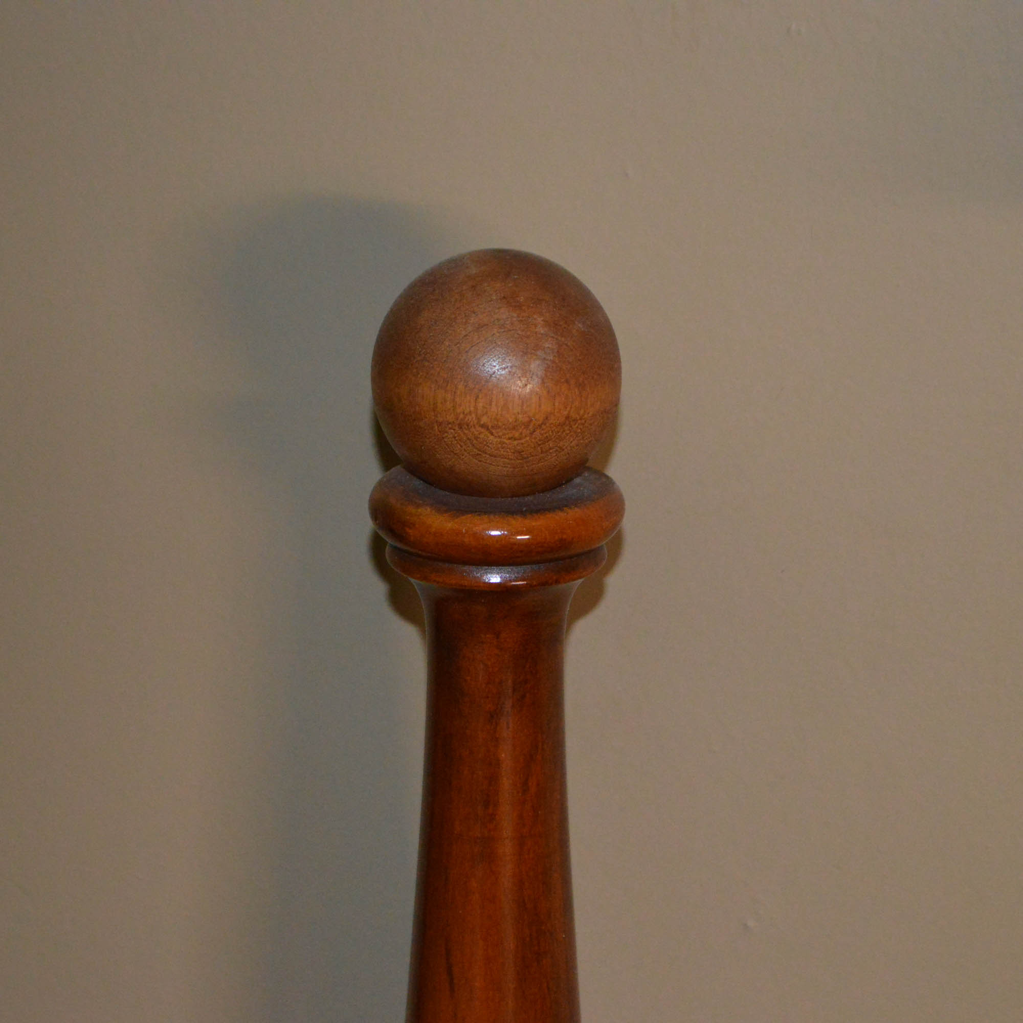 Vintage Colonial Style Maple Bed Frame in Full-Size