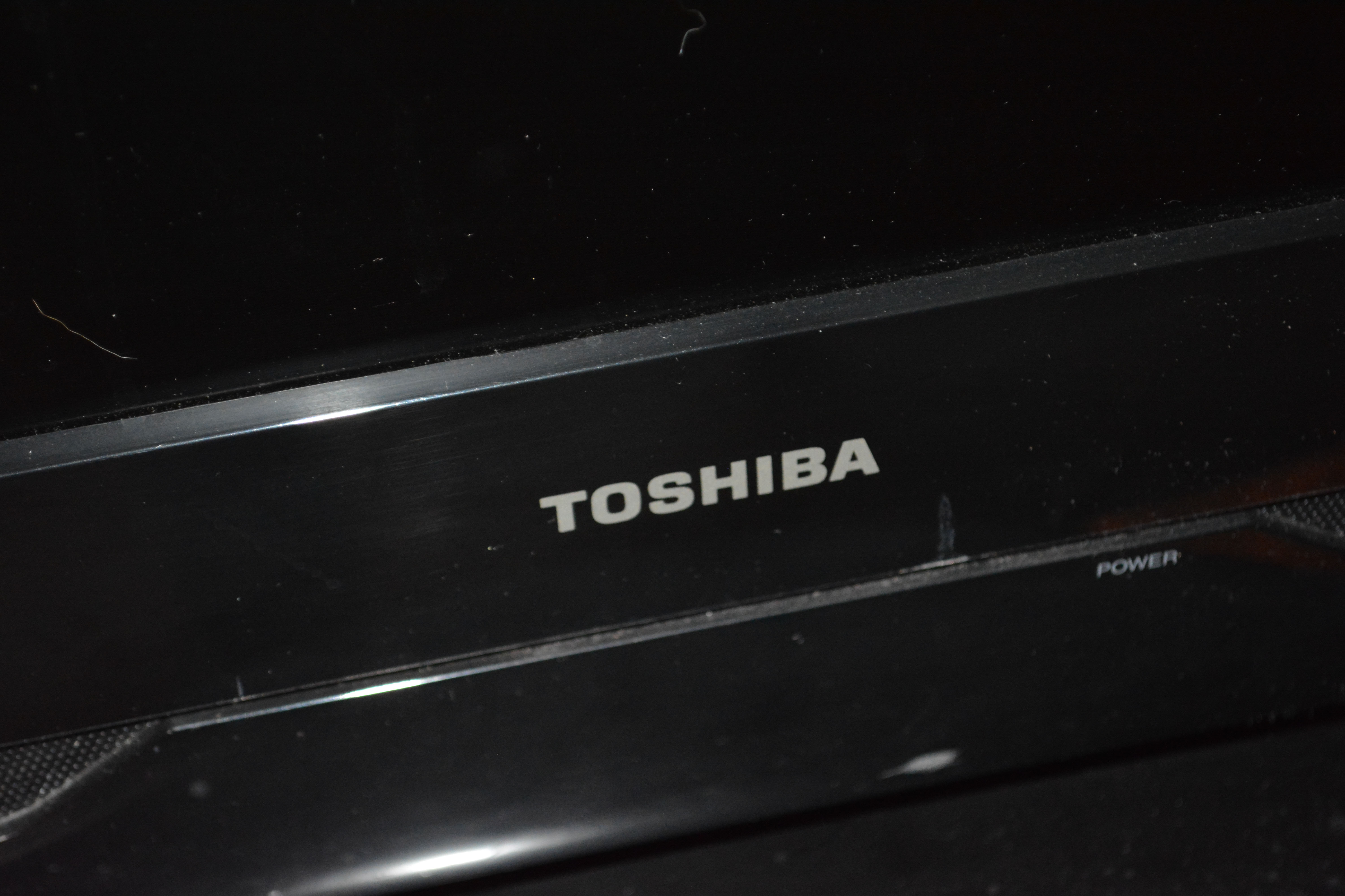 Toshiba 32" Flat Screen Television