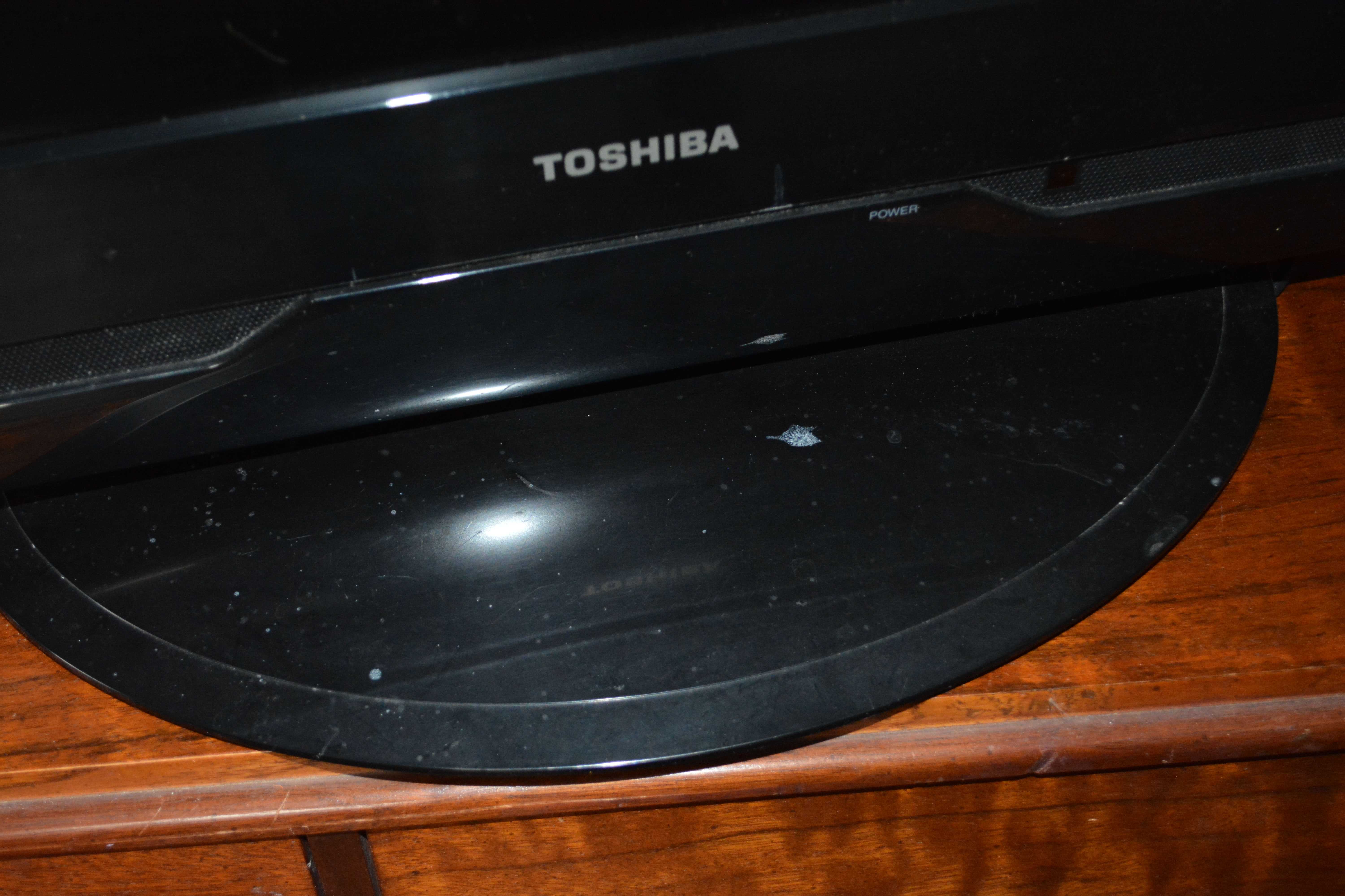 Toshiba 32" Flat Screen Television