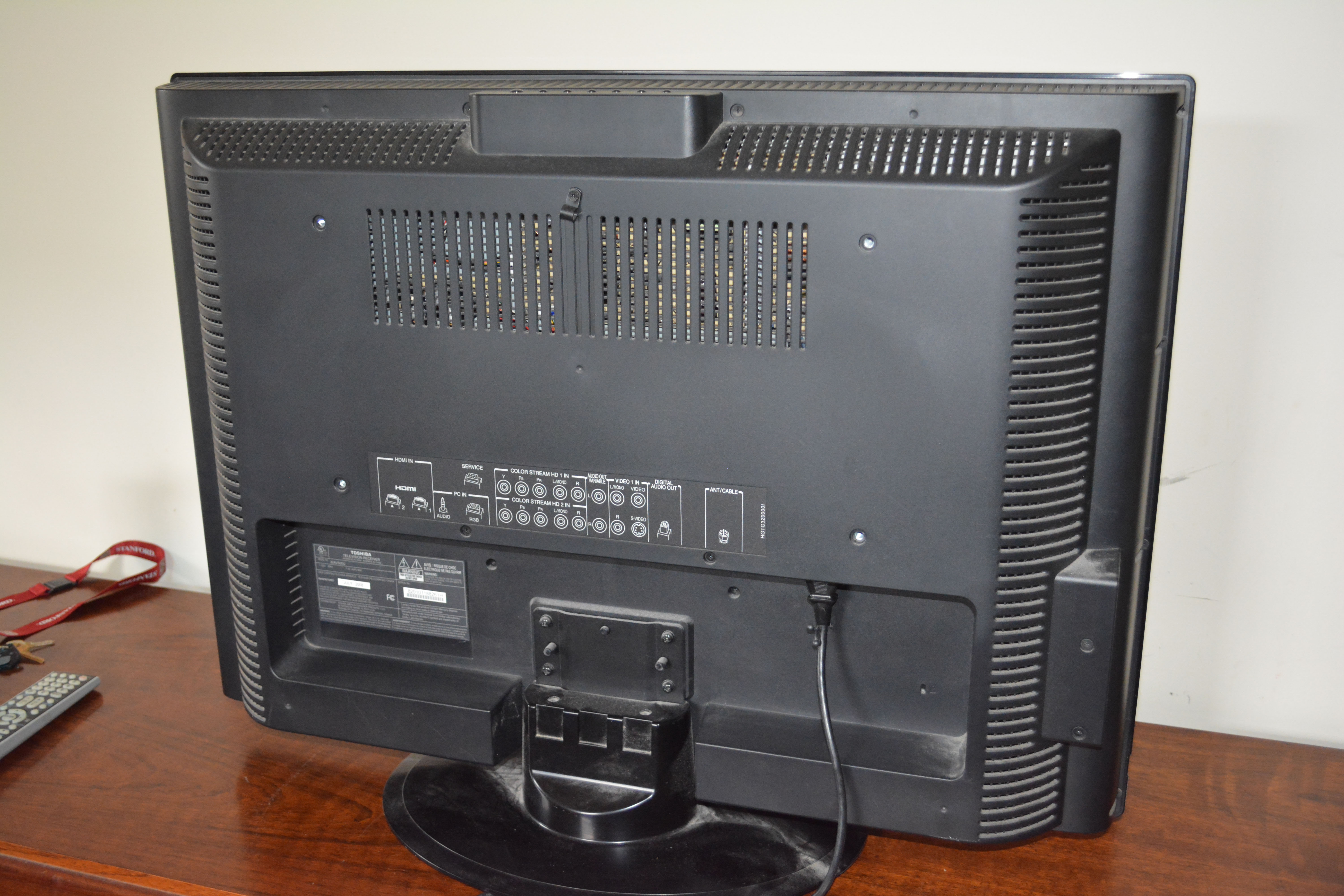 Toshiba 32" Flat Screen Television