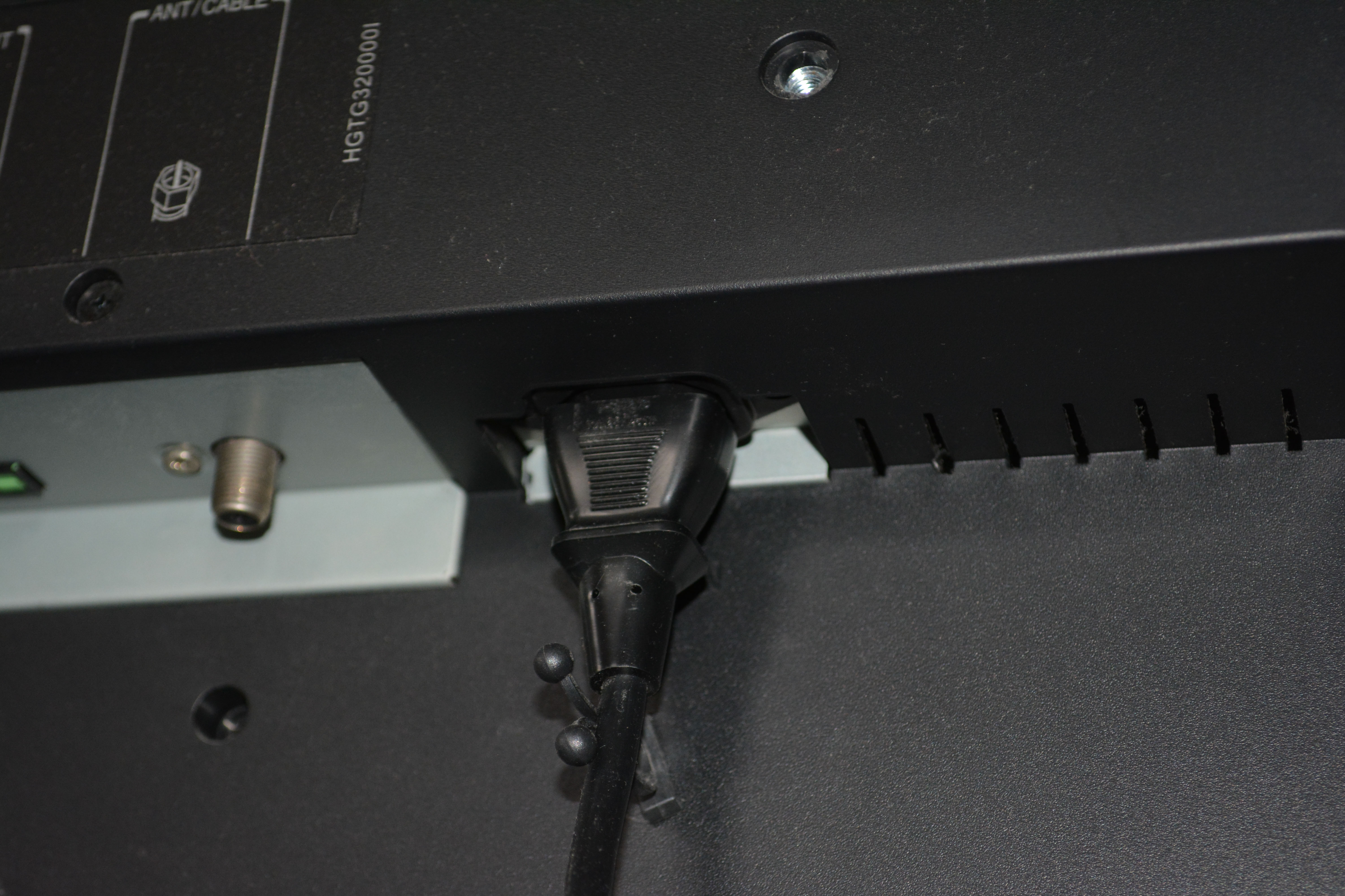 Toshiba 32" Flat Screen Television