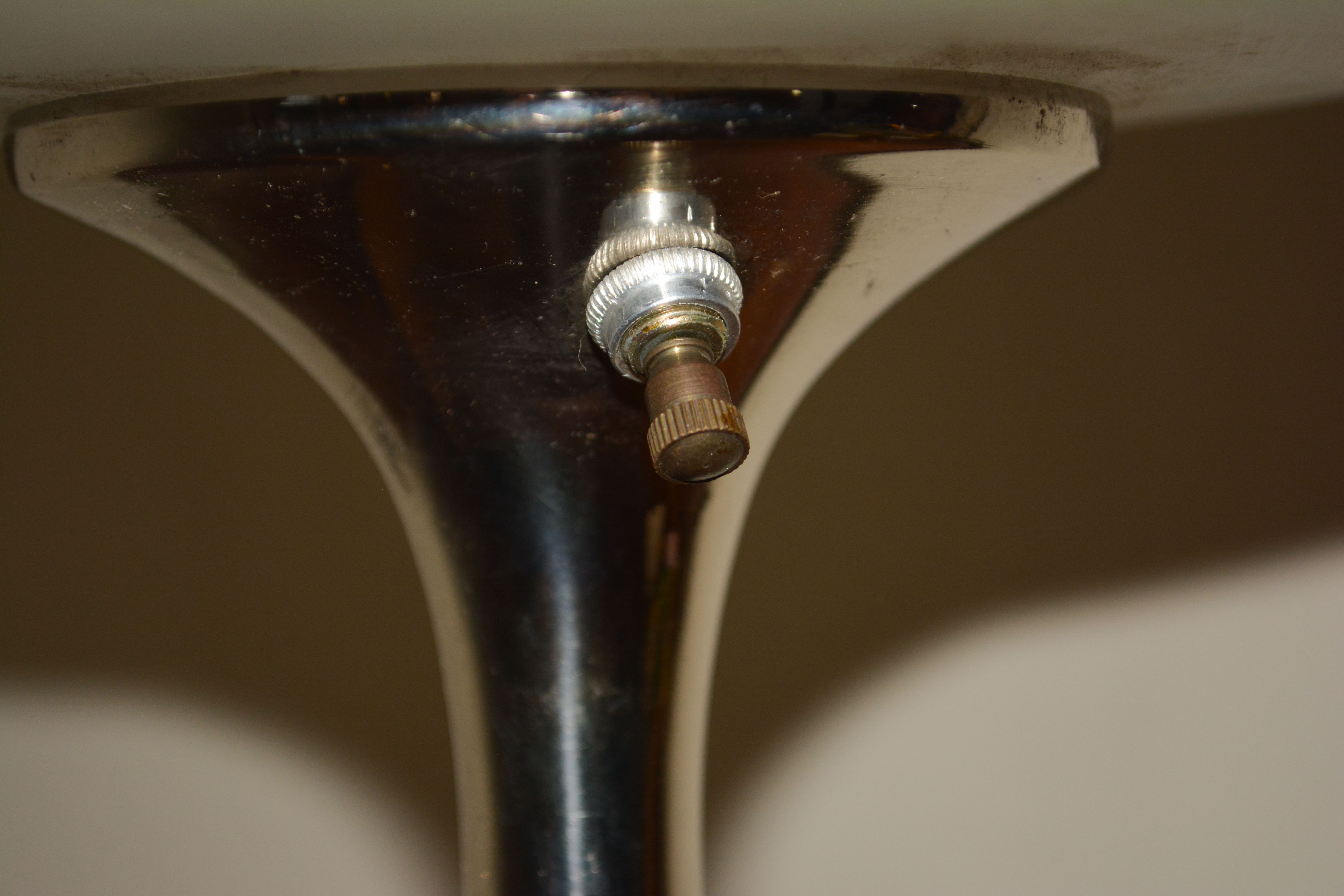 Vintage Mid Century Modern Laurel Mushroom Table Lamp