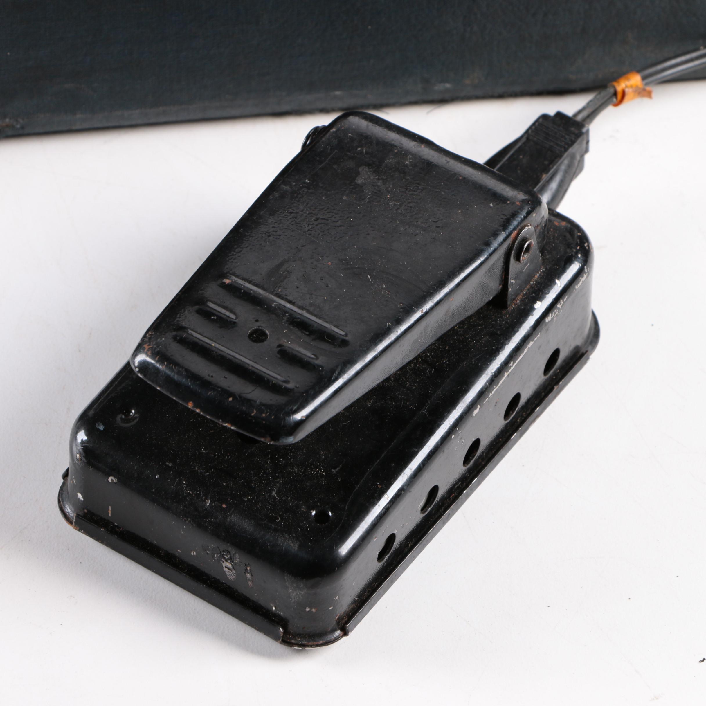 Early 20th Century Singer Sewing Machine