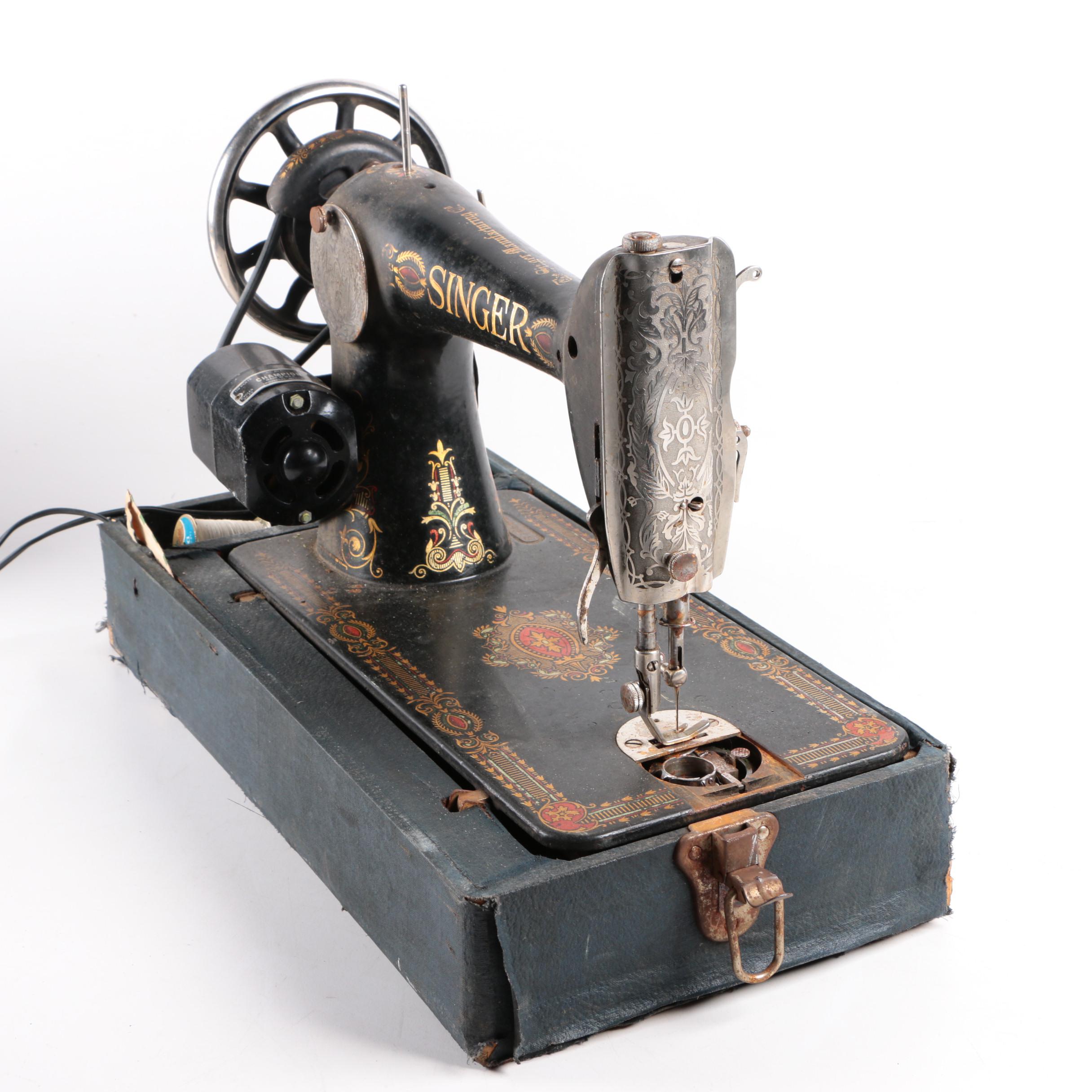 Early 20th Century Singer Sewing Machine