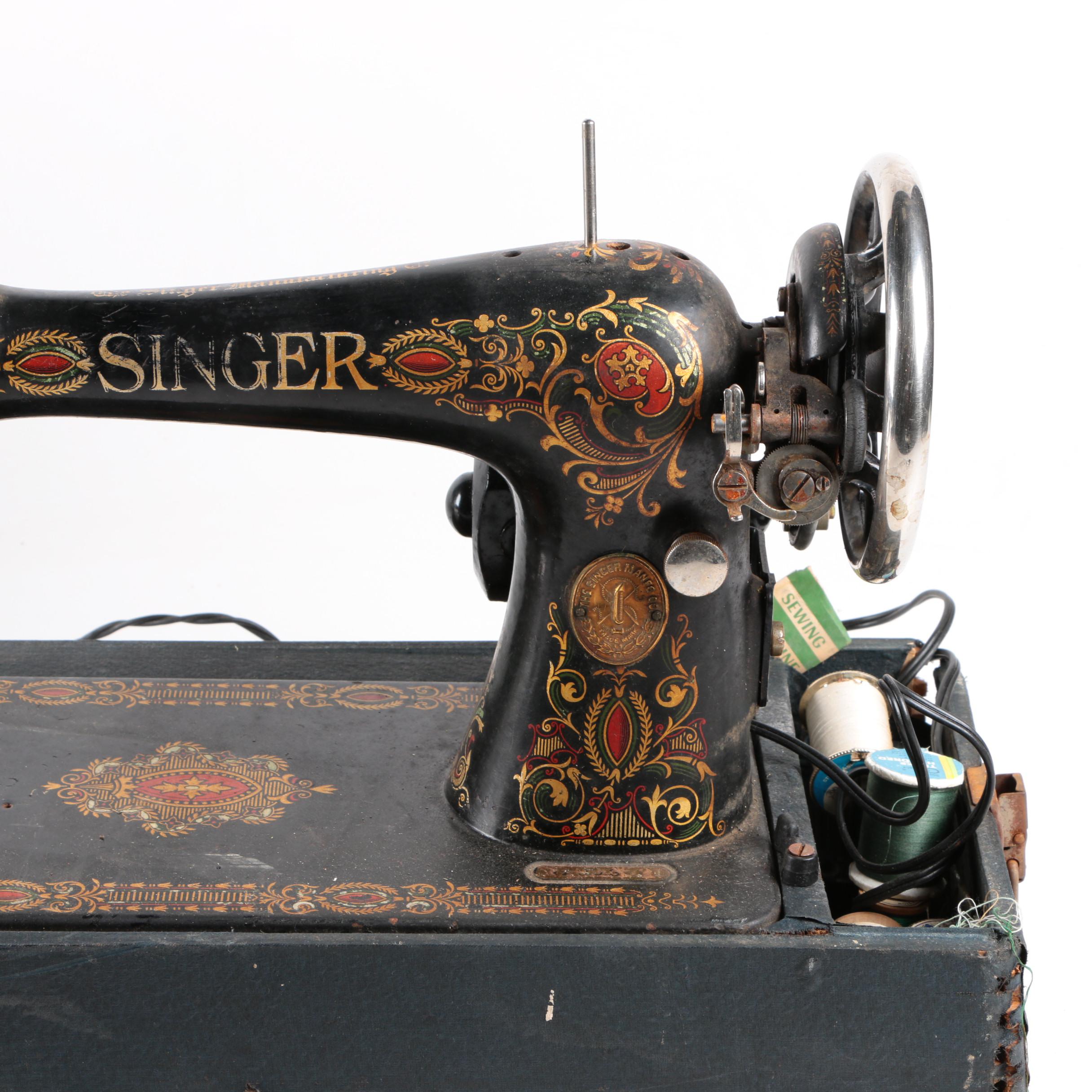 Early 20th Century Singer Sewing Machine
