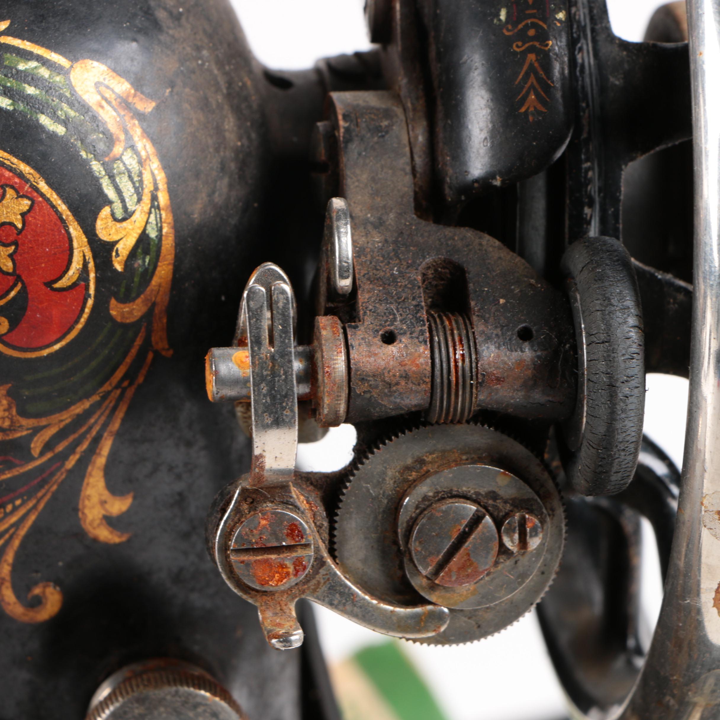 Early 20th Century Singer Sewing Machine