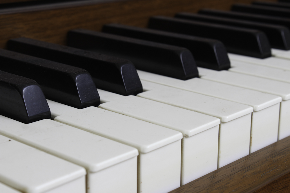 Hallet, Davis & Co. Console Piano