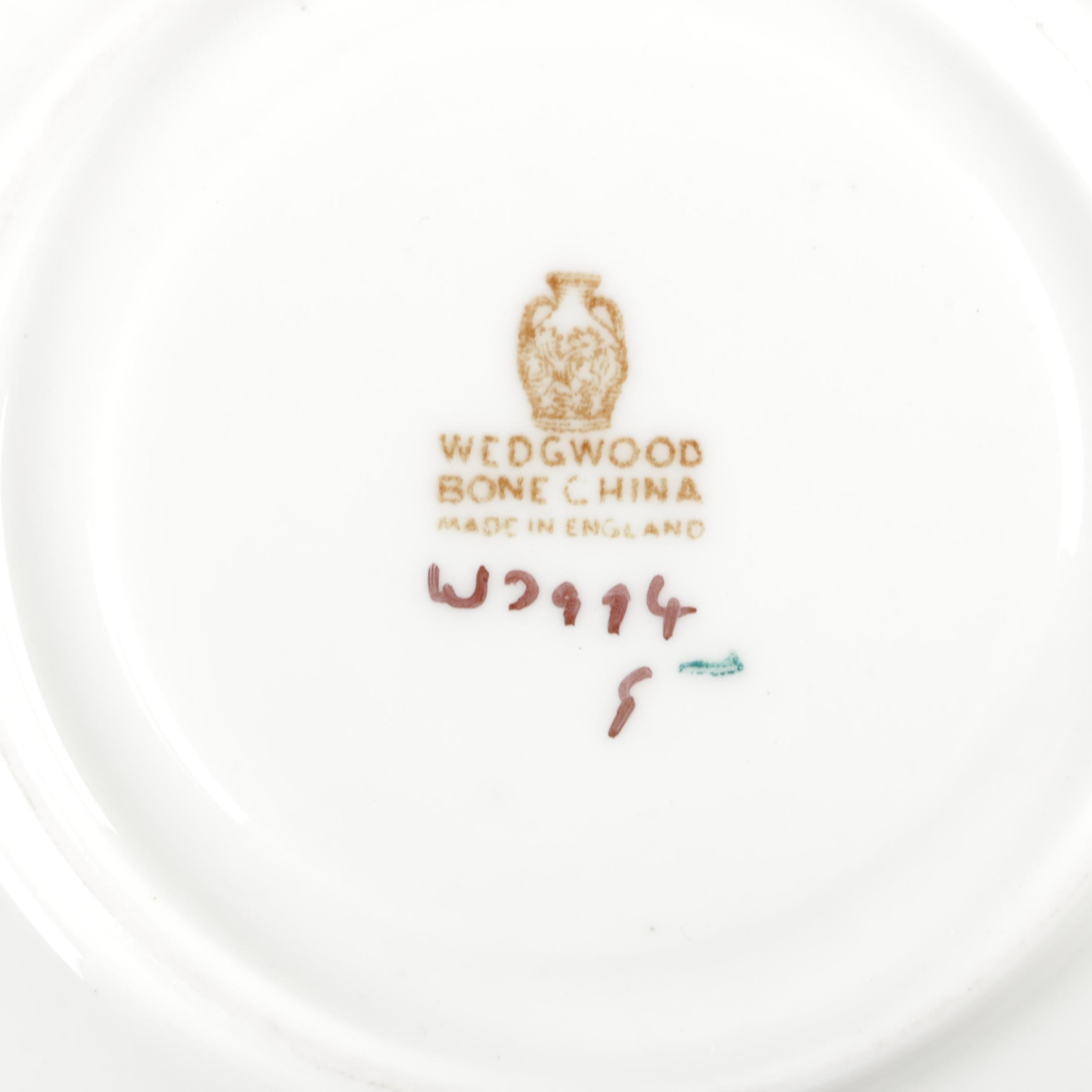 Wedgwood Porcelain Teacups and Saucers Featuring "Williamsburg Potpourri"