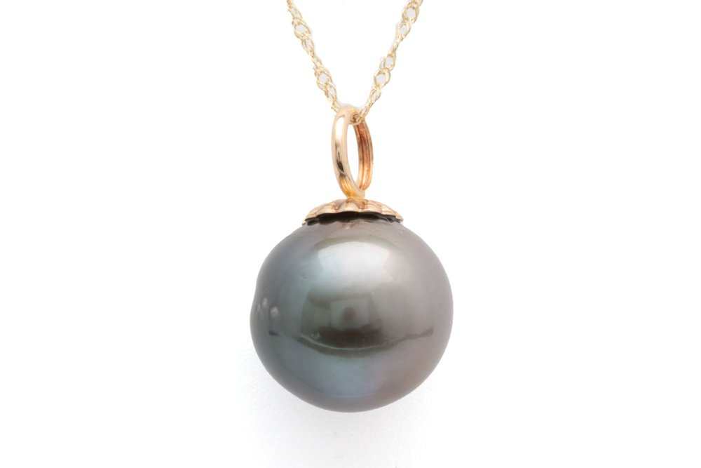 14K Yellow Gold and Tahitian Pearl Pendant with Chain