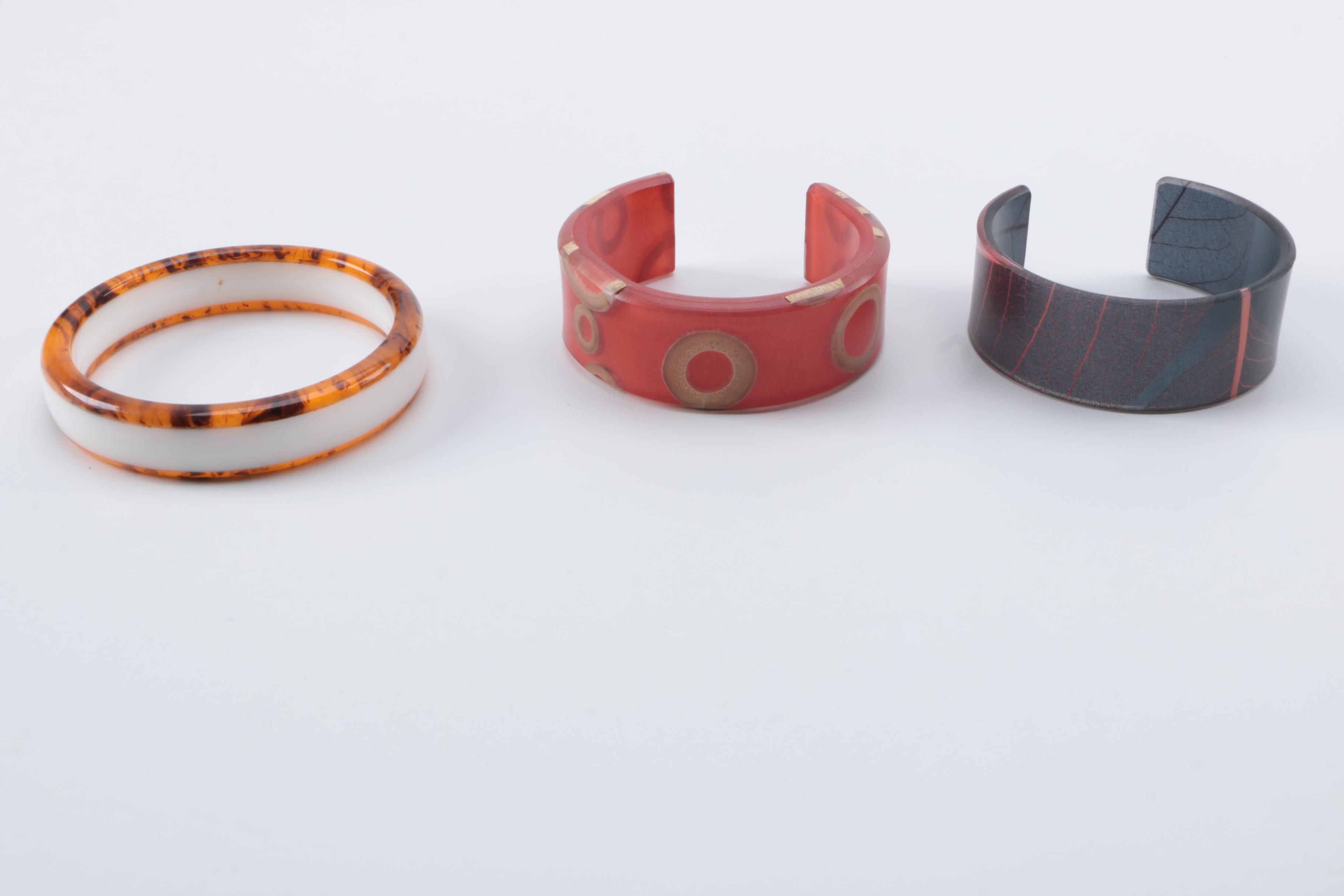 Collection of Vintage Jewelry Including Bakelite