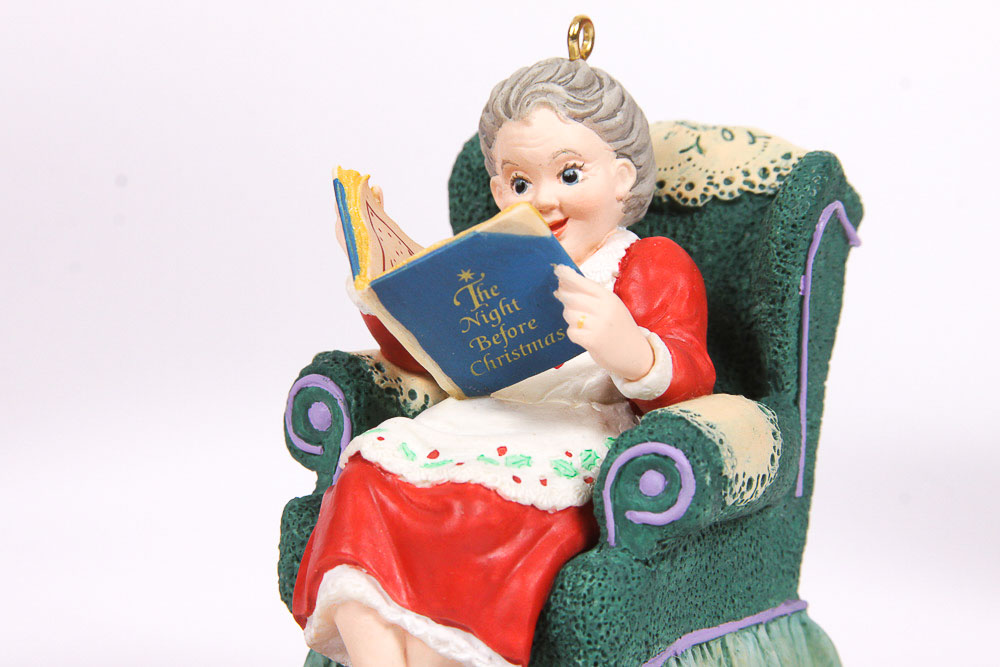 Hallmark Keepsake Studio Edition Tabletop Display