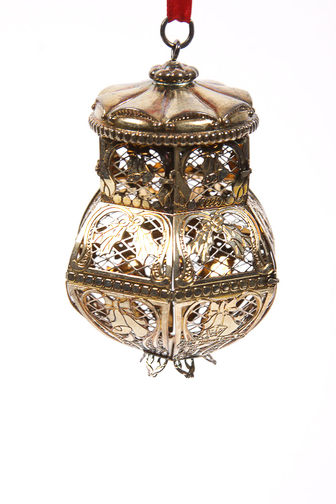 Hallmark Keepsake 1994 Showcase Ornaments