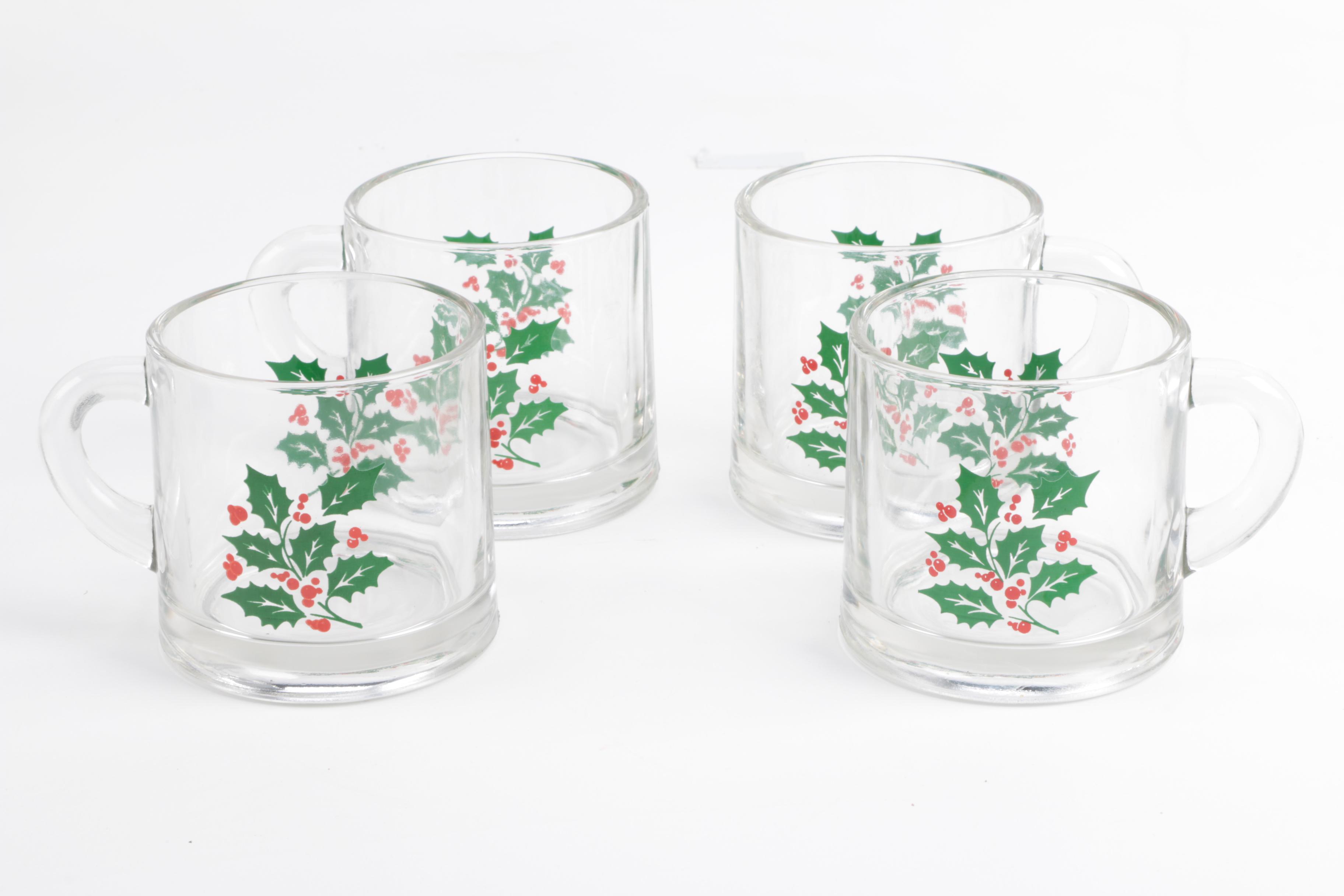 Chinese Holly and Berry Porcelain Tableware