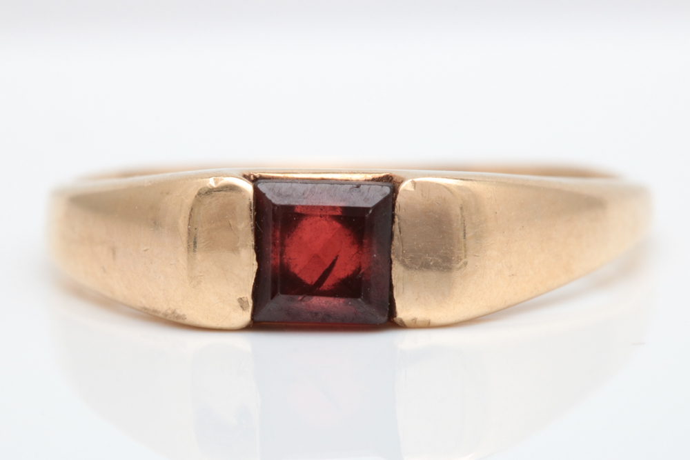 14K Yellow Gold and Garnet Ring
