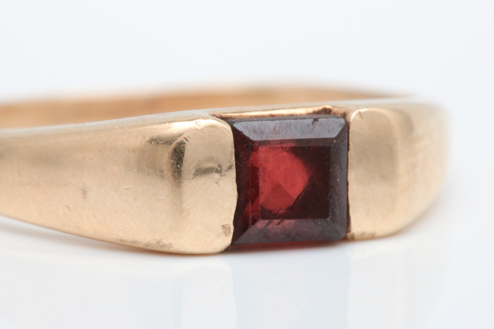 14K Yellow Gold and Garnet Ring