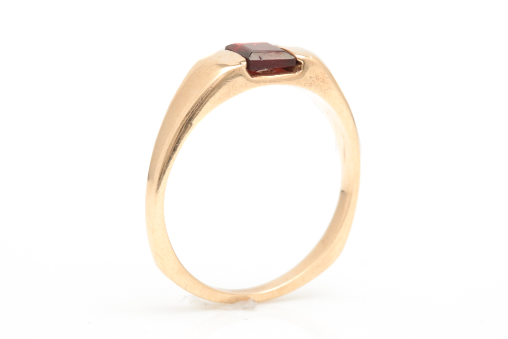 14K Yellow Gold and Garnet Ring