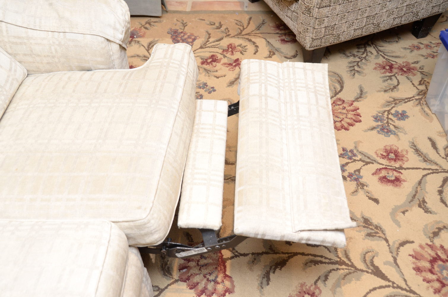 MotionCraft Reclining Sectional Sofa by Sherrill