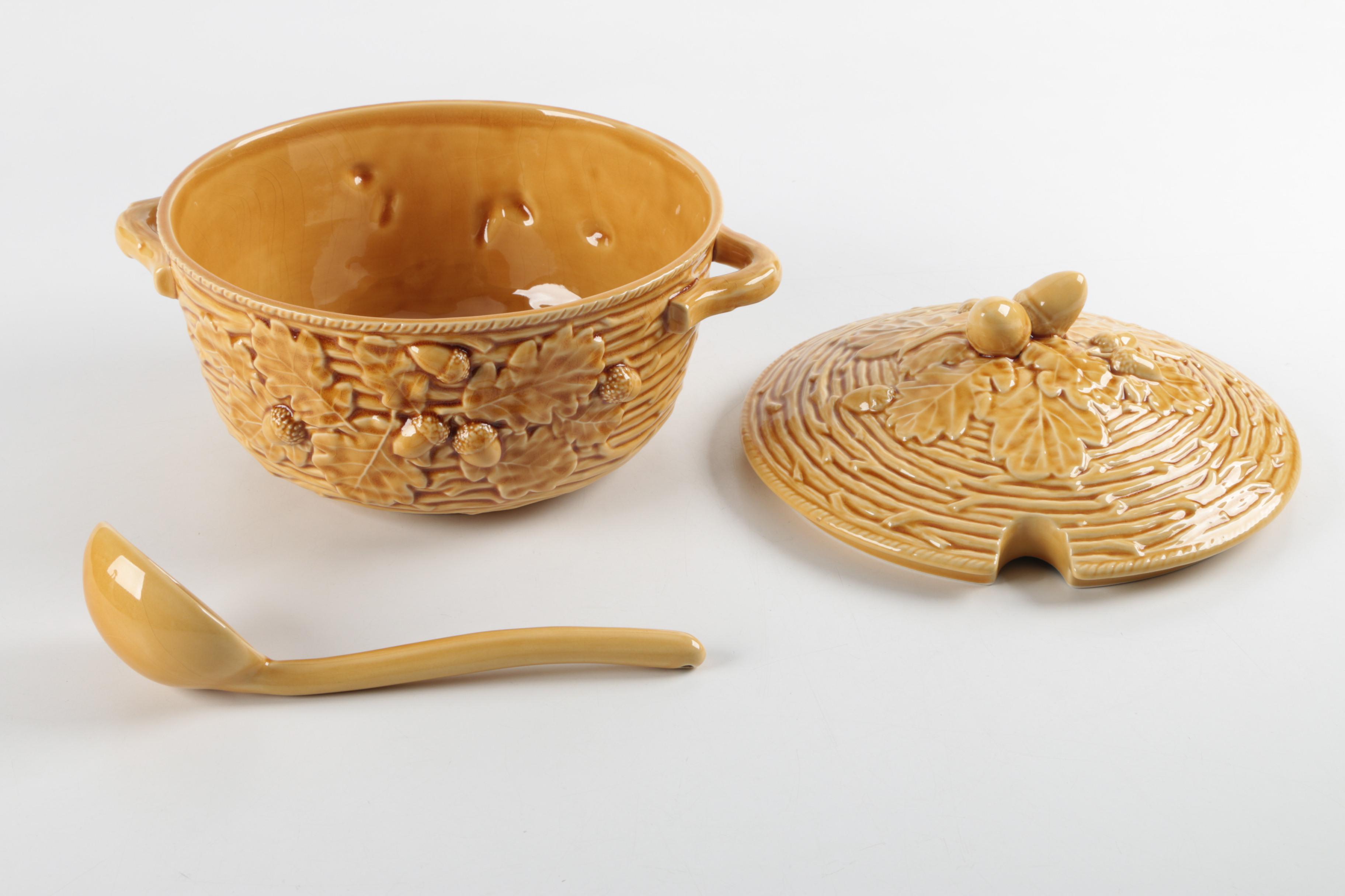 Harry and David Soup Tureen with Ladle and Matceramica "Venice Yellow" Platter