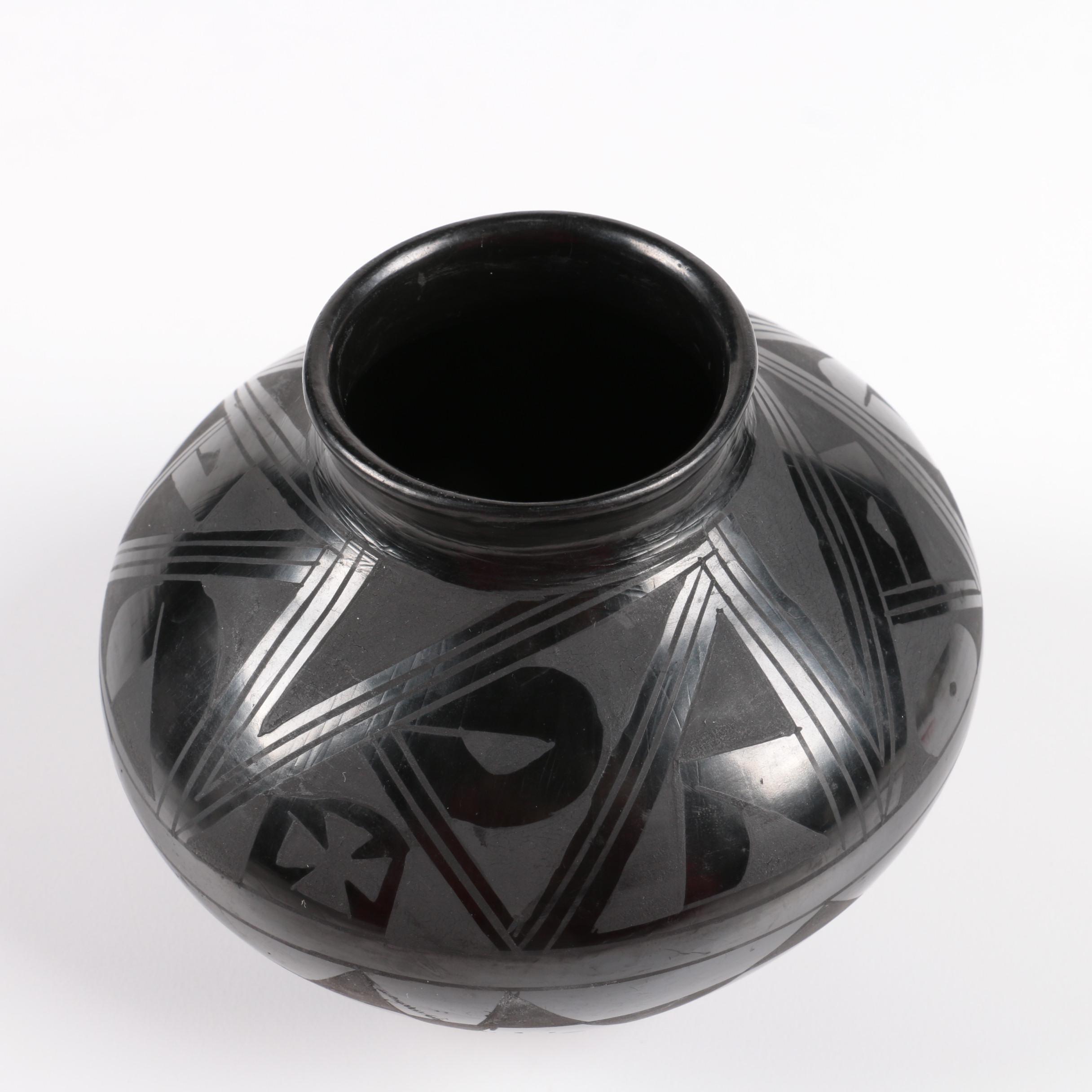 Mata Ortiz Black on Black Bowl Signed Flora Rodriguez