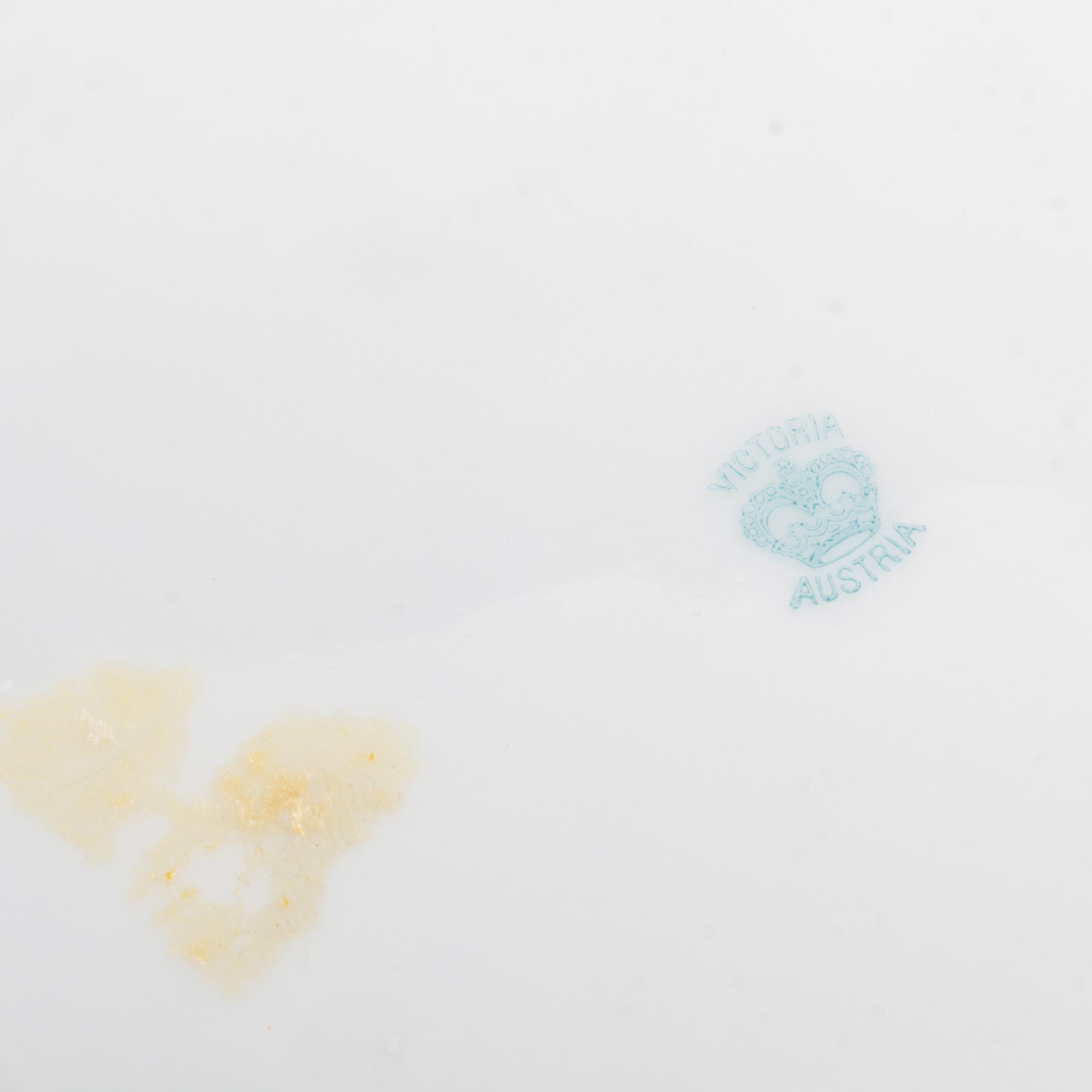 Victoria Austria Cabinet Plate