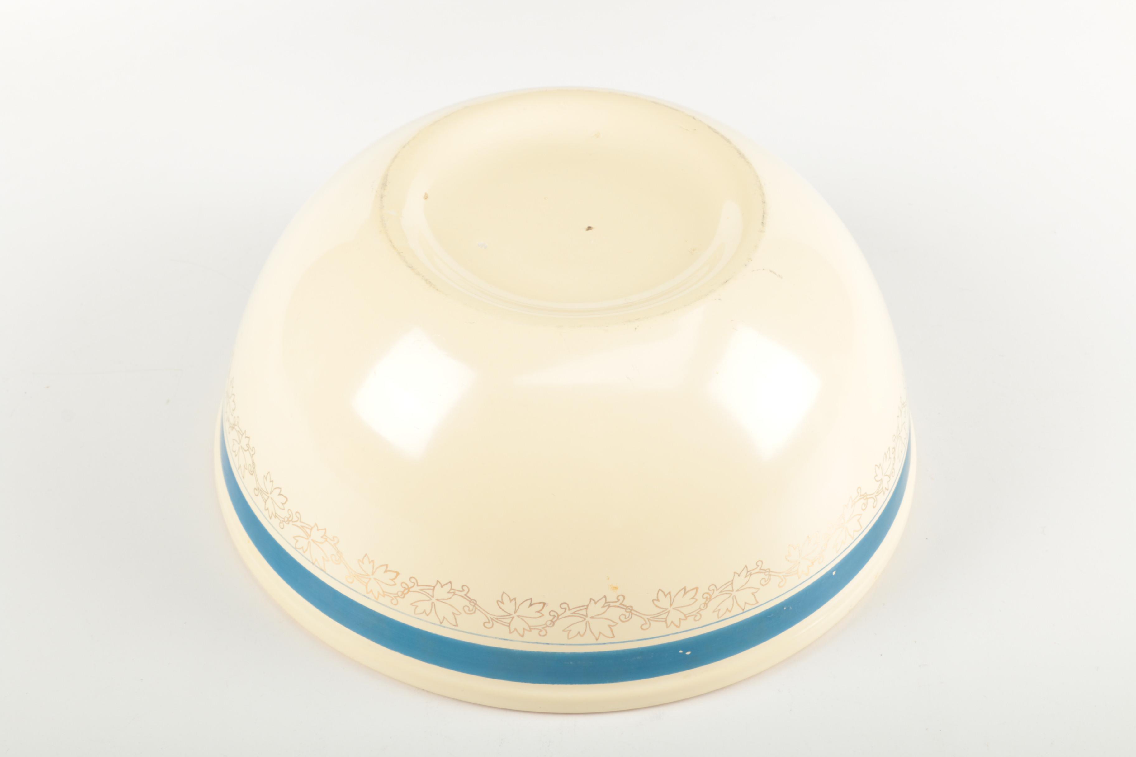 Vintage Mixing Bowls and Casserole