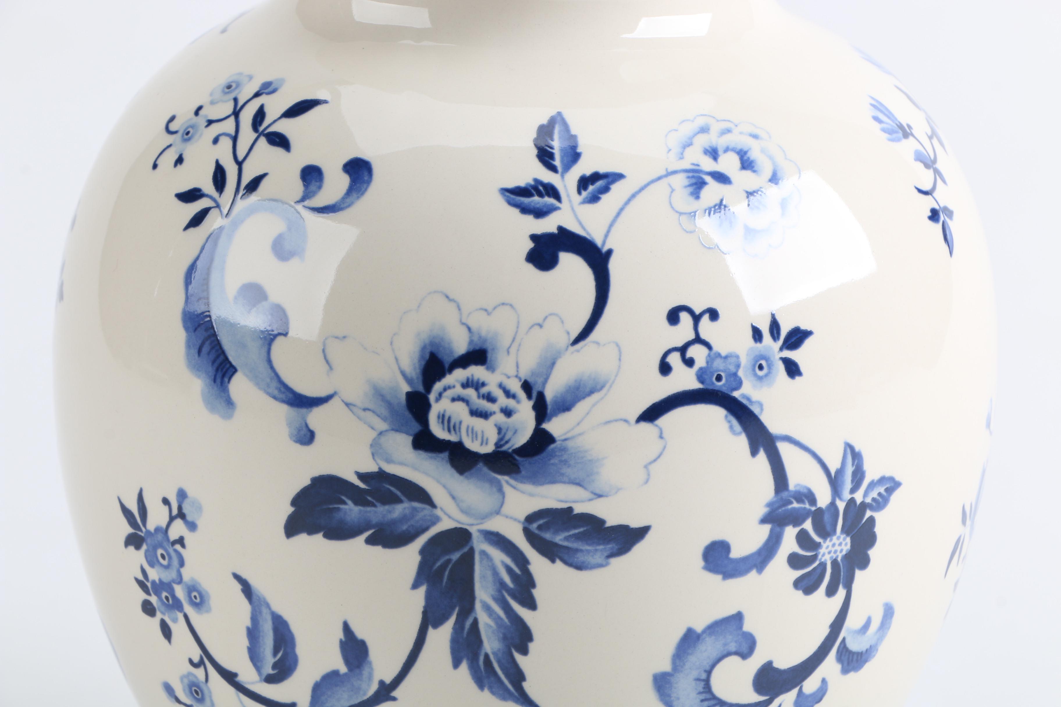 Vintage Wedgwood "Winthrop" Vase