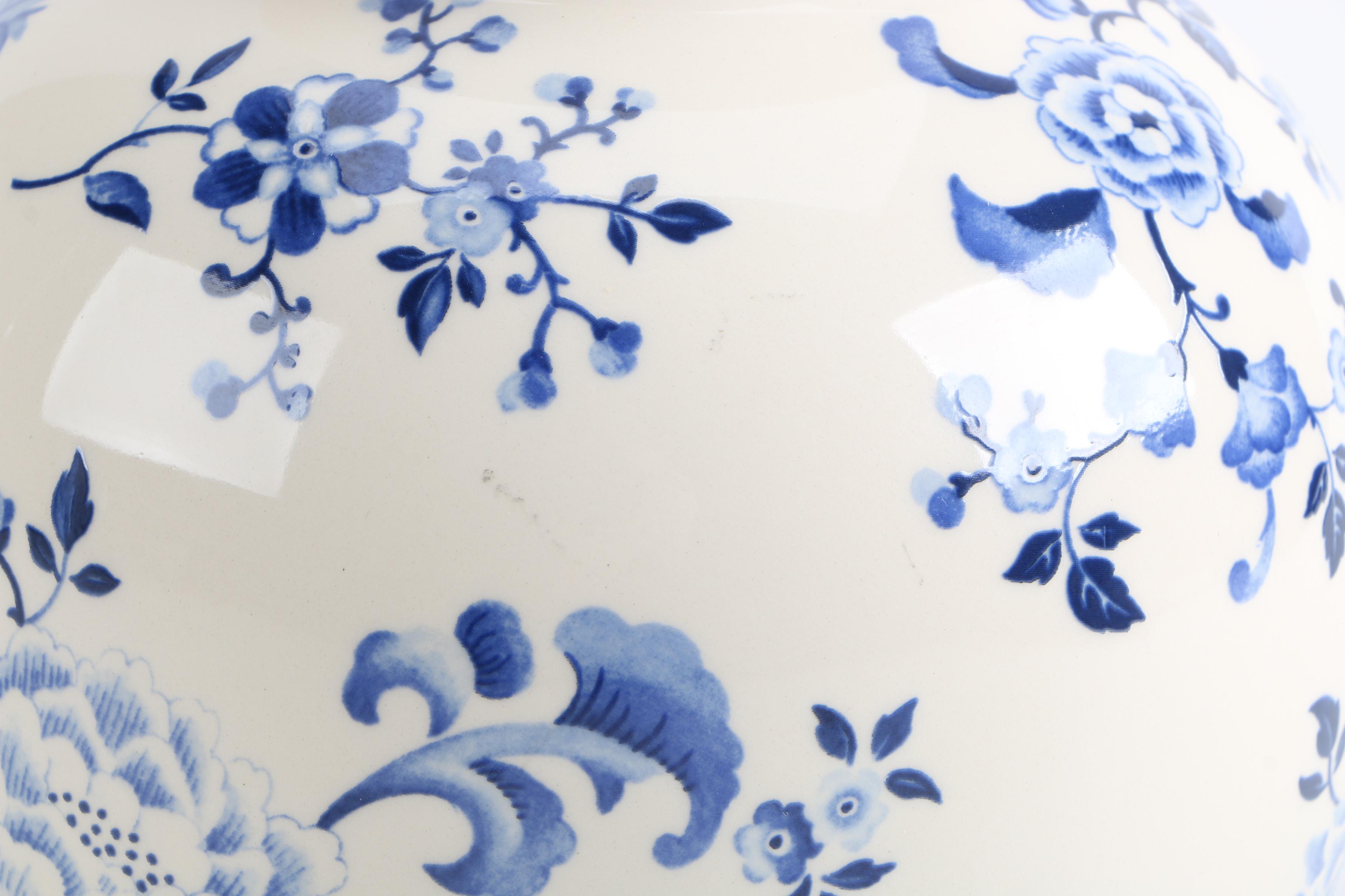 Vintage Wedgwood "Winthrop" Vase