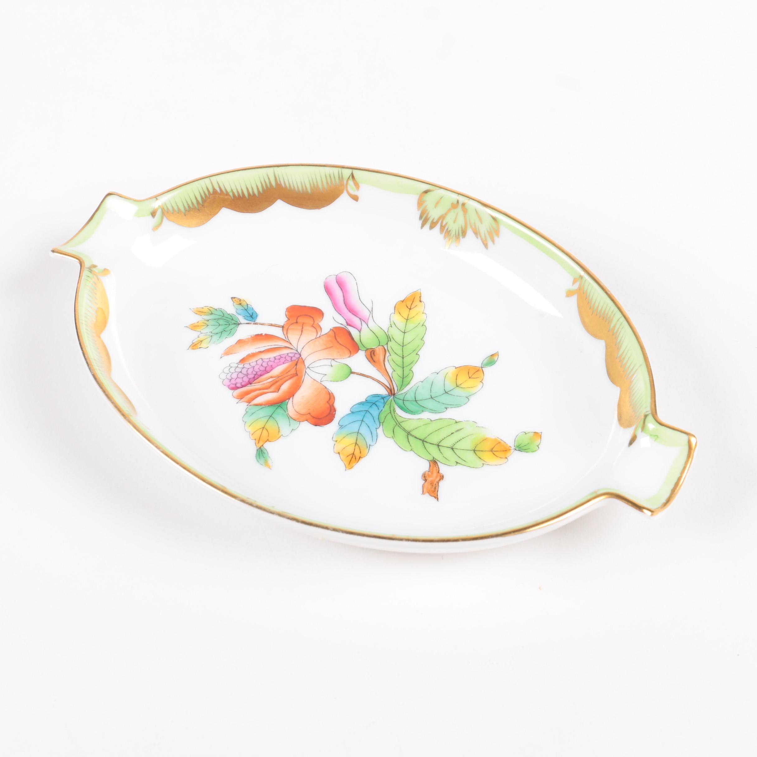 Herend Hungary "Queen Victoria" Ash Receiver