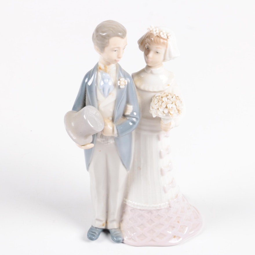 Vintage Lladró Bride and Groom Porcelain Figurine