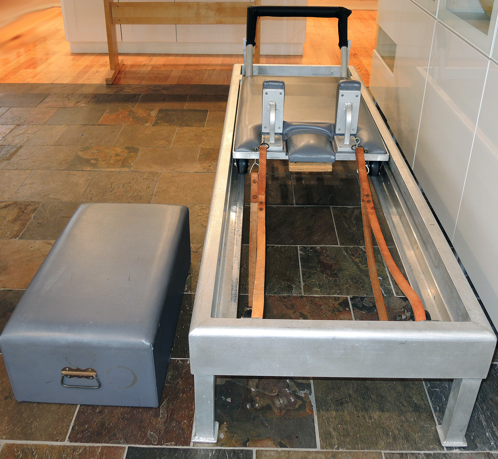 Gratz 86" Classic Reformer Pilates Machine