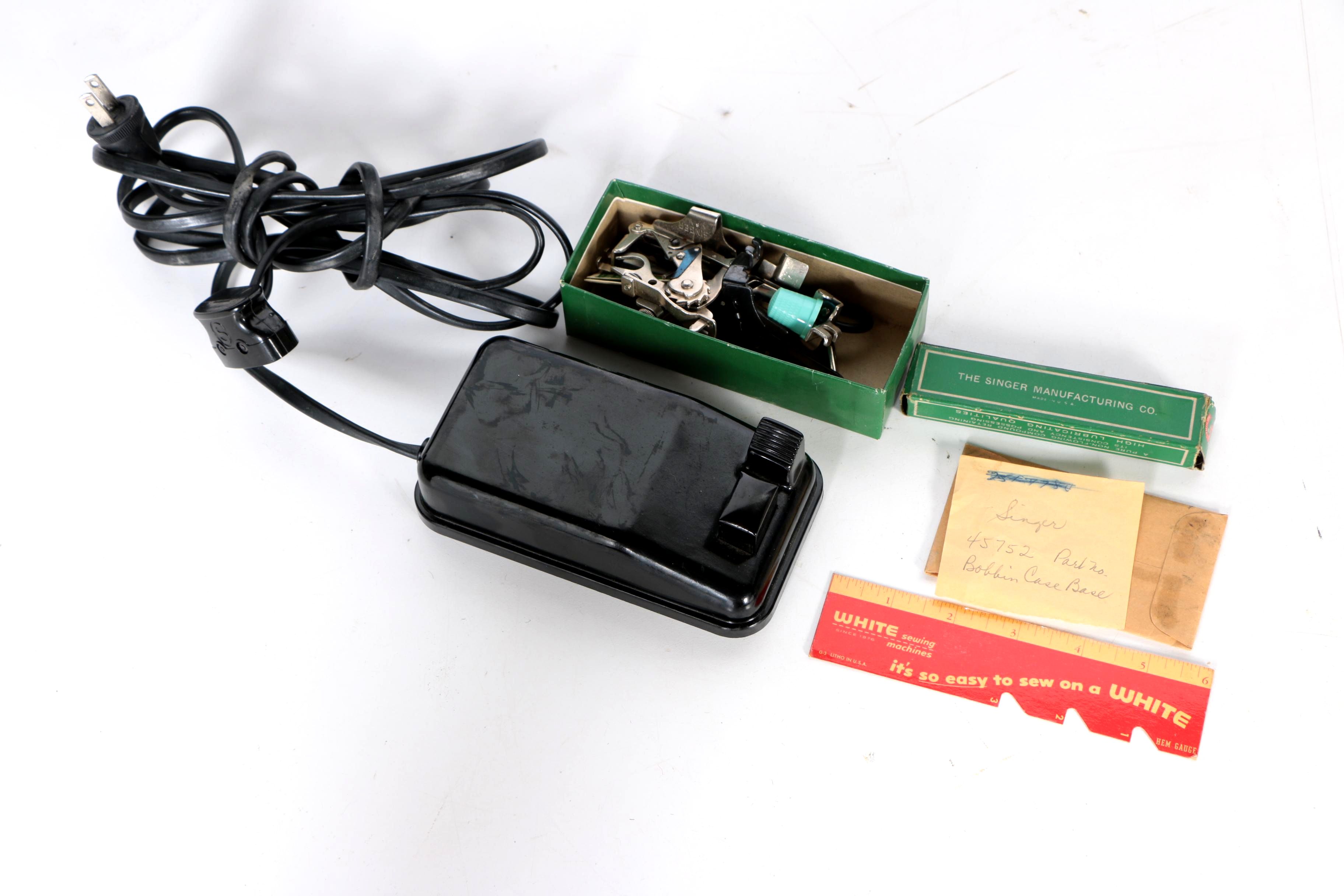 Vintage Featherweight Singer Sewing Machine