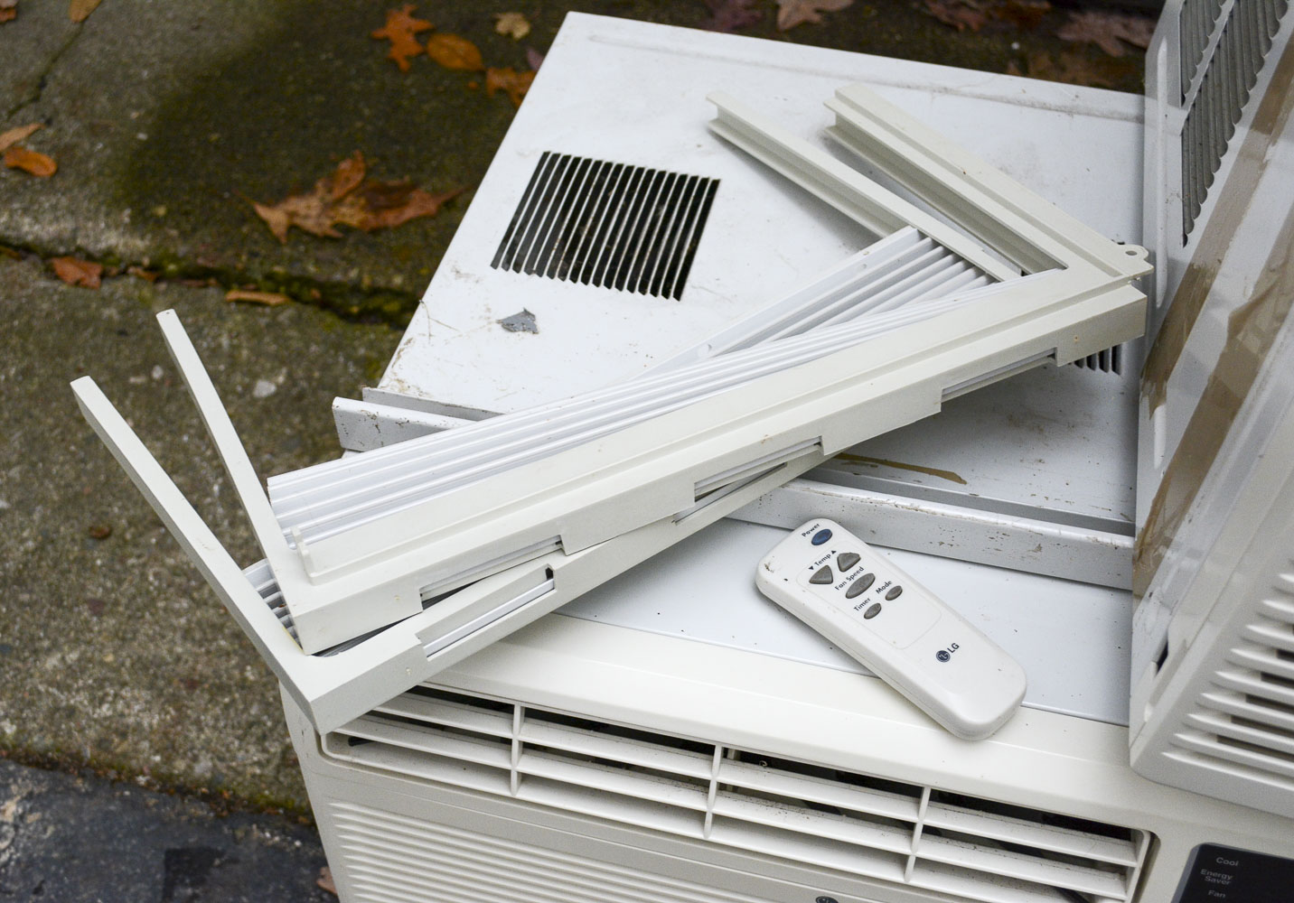 Frigidaire, LG and GoldStar Room Air Conditoners